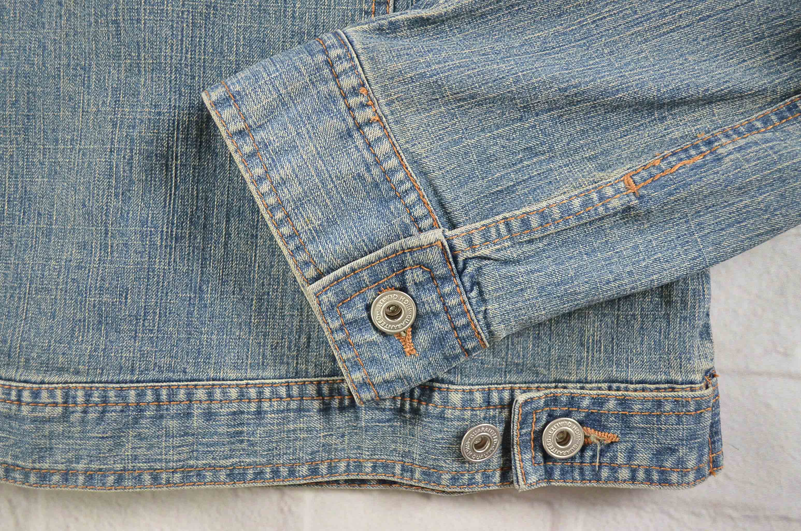 JEANS อกจริง38' (M) เสื้อแจ็คเก็ตยีนส์ เสื้อยีนส์แขนยาวหญิงชาย ใส่คลุมผ้าไม่แข็ง มีเป๋าข้างเป๋าใน