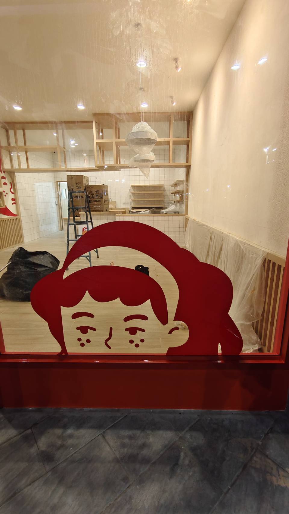 งานสติ๊กเกอร์ตกเเต่งร้าน " น้ำหวาน มิลล์บาร์ "