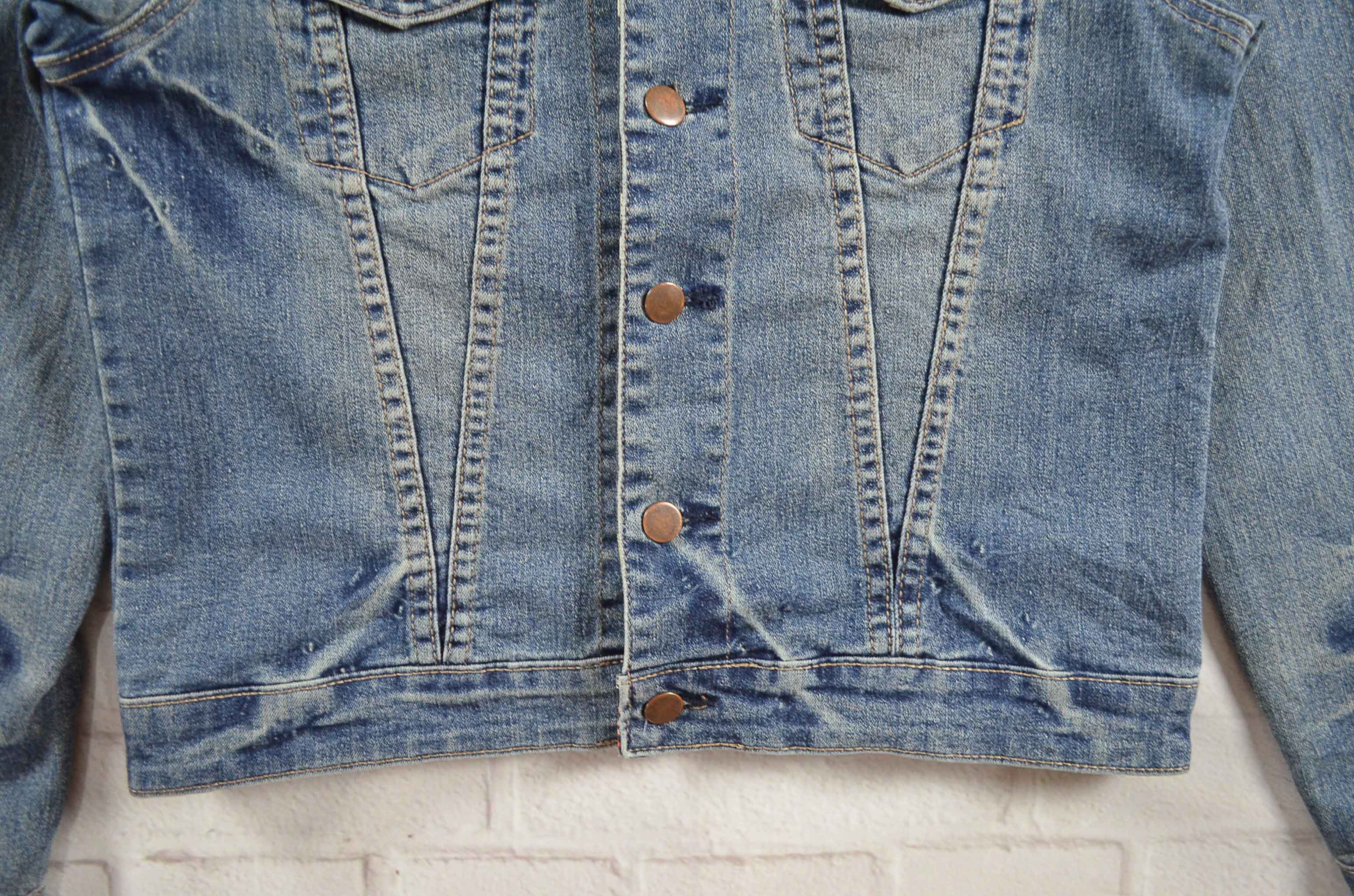 JEANS อกจริง36' (S) เสื้อแจ็คเก็ตยีนส์ เสื้อยีนส์แขนยาวหญิงชาย เนื้อผ้านุ่ม ไม่แข็งใส่สบาย ลายปักรูปปลาข้างหลังสวยมาก