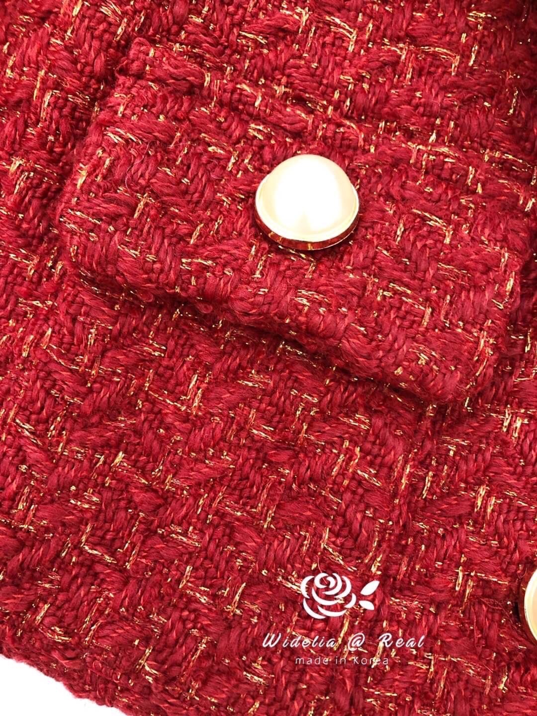 Blazer เสื้อเบลเซอร์ผ้าทวีตชาแนลสุดหรู คุณขารุ่นนี้ทั้งหรูทั้งเก๋ งานสวยปังสุดๆแม่ เนื้อผ้าทวีตทอลายมาอย่างดี สีสันสวยสดใสมาก ดีเทลคือเก๋ไม่ซ้ำใคร ตัวเบเซอร์แต่งกระดุมมาอย่างดี เนื้อผ้าดีมากๆ งานทรงสวยทรงเป๊ะมากๆ แนะนำเลยจ้ารับรองใส่ออกมาดูดีดูแพงแถมไฮโซส