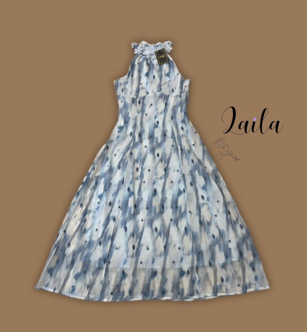 เดรสยาวทรงปล่อยๆใส่สบายผ้าชีฟองเกาหลีพริ้วๆสวยทรงคอยูดีไซน์ดอกไม้รอบคอใส่ให้เข้ารูปสวยสุดๆเลยค่า งานนี้สาวกทะเลต้องไม่พลาดค่า #byLaila #ชุดลายดอก #เดรสเกาหลี #เดรสลายดอก