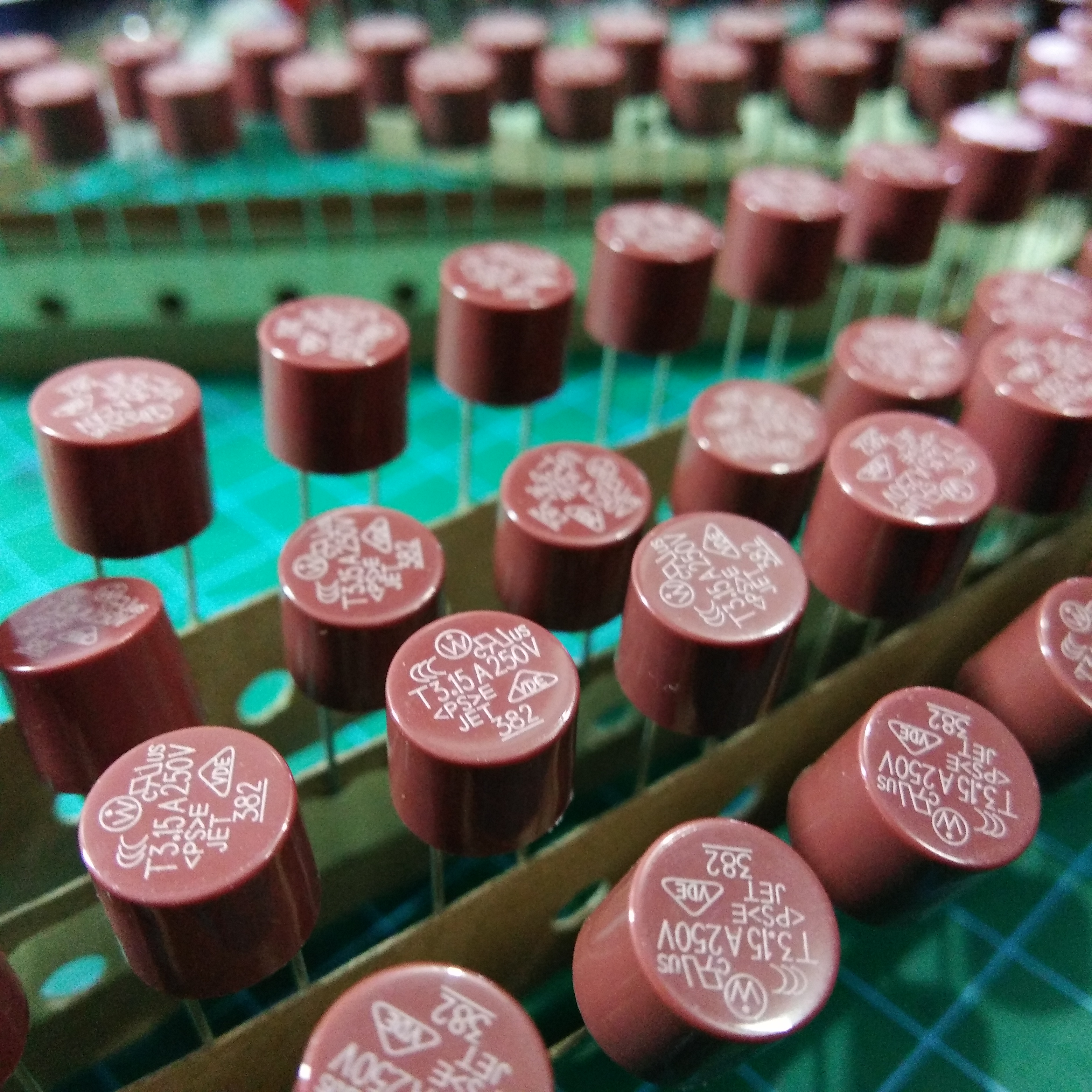 ฟิวส์ทีวี 3.15A 250V