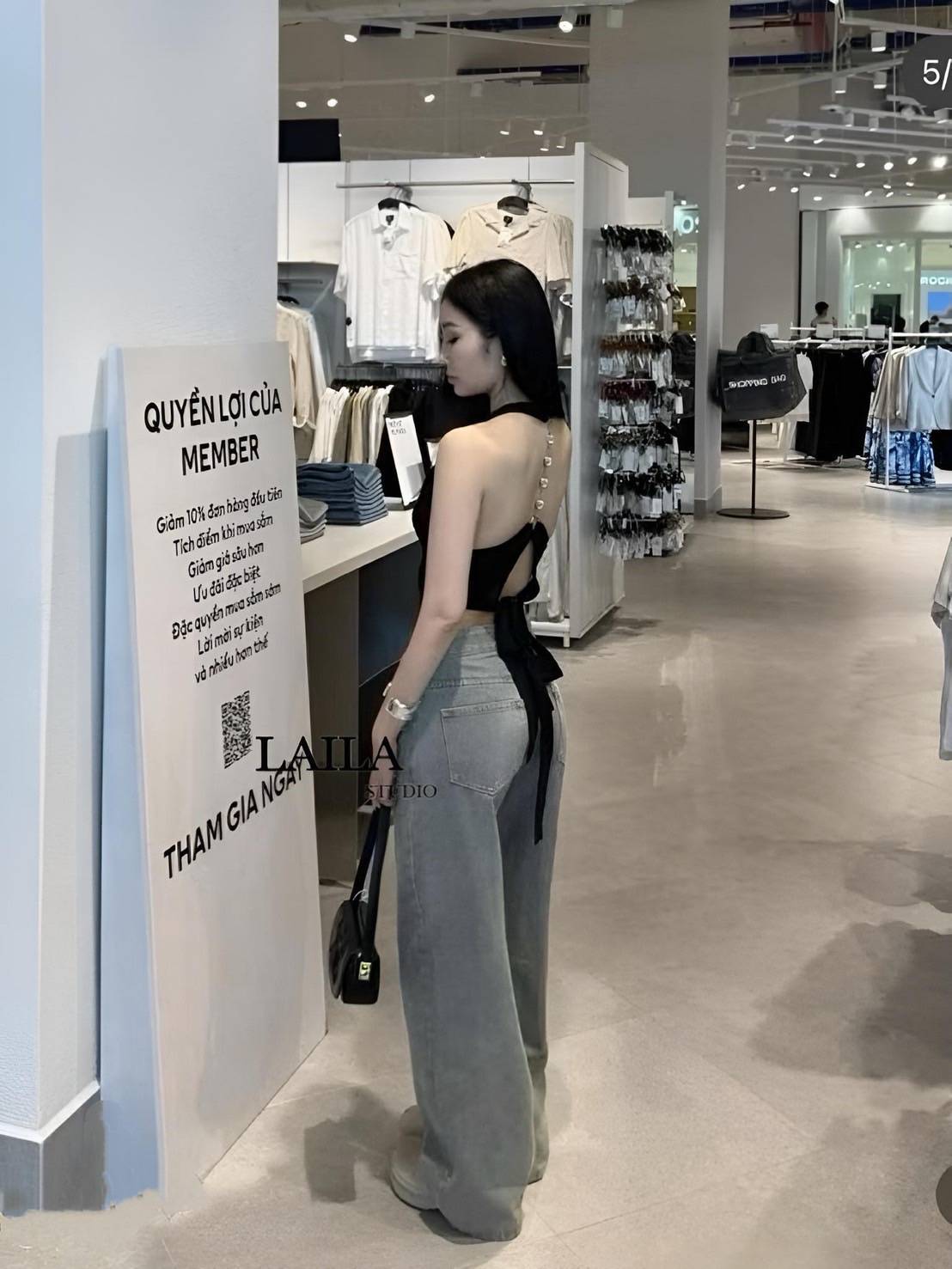 Tag: LAILA Detail: Set เสื้อ+กางเกง งานเสื้อทรงคล้องคอแต่งอะไหล่สีเงินโชว์ด้านหลังสุดเก๋สไตล์สาวแซ่บ เสื้อทรงเข้ารูป มาพร้อมกางเกงยีนส์ขายาวงานผ้าสวย ทรงปล่อยๆแต่งสียีนส์ฟอกอย่างดี สาวเวียดนา มแซ่บๆแมชกันลงตัว #bylaila brand #กางเกงยีนส์ #ยีนส์ #เสื้อคล้อ