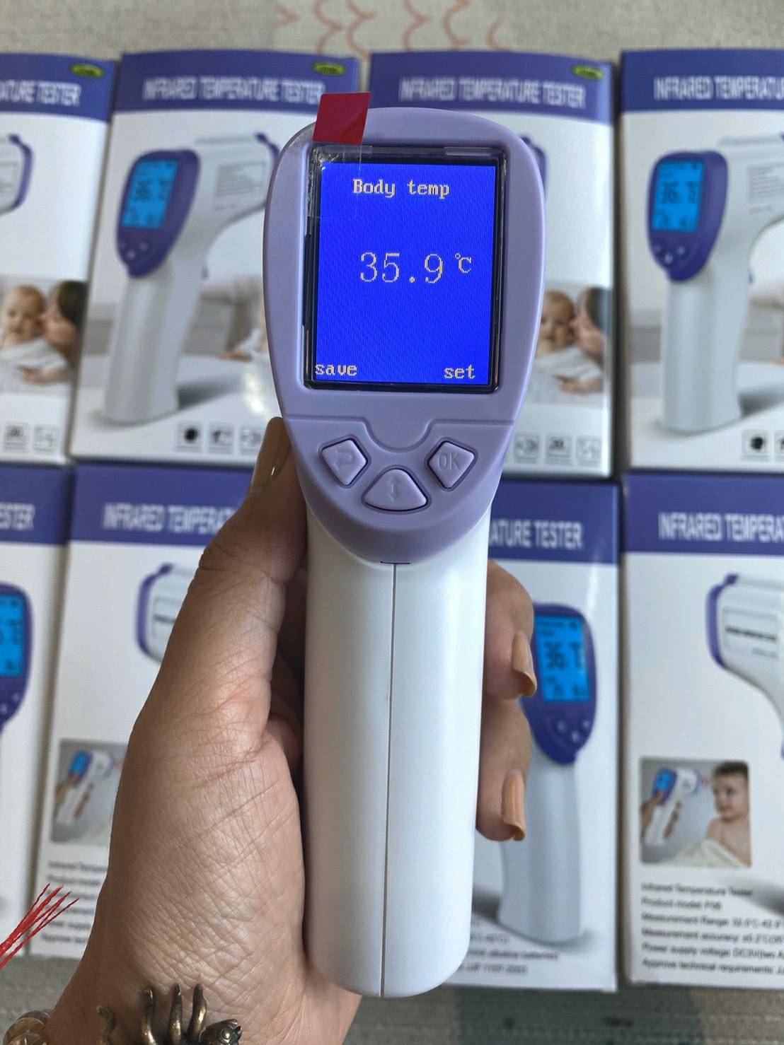 เครื่องวัดอุณหภูมิ Infrared thermometer รุ่น F06