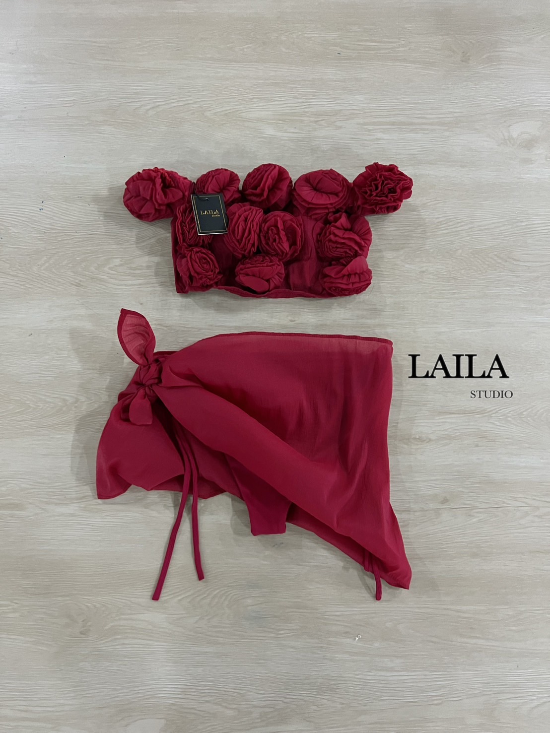 Tag : LAILA Detail: Setเสื้อ+บิกินี่+ซีทรู เสื้อเปิดไหล่งสนสุดน่ารัก แต่งปักดอกไม้3ดีฟูด้านหน้า ด้านหลังแต่สม็อค มาพร้อมตัวบิกินี่ผูกด้านข้างสุดแซ่บ เพิ่มความโดดเด่นของชุดด้วยซีทรูผูกเอว งานชุดว่ายน้ำเก๋ๆ ใส่ถ่ายรูปสวยๆค้าสาวๆๆ #ByLaila #ชุดว่ายน้ำ #ชุดว่