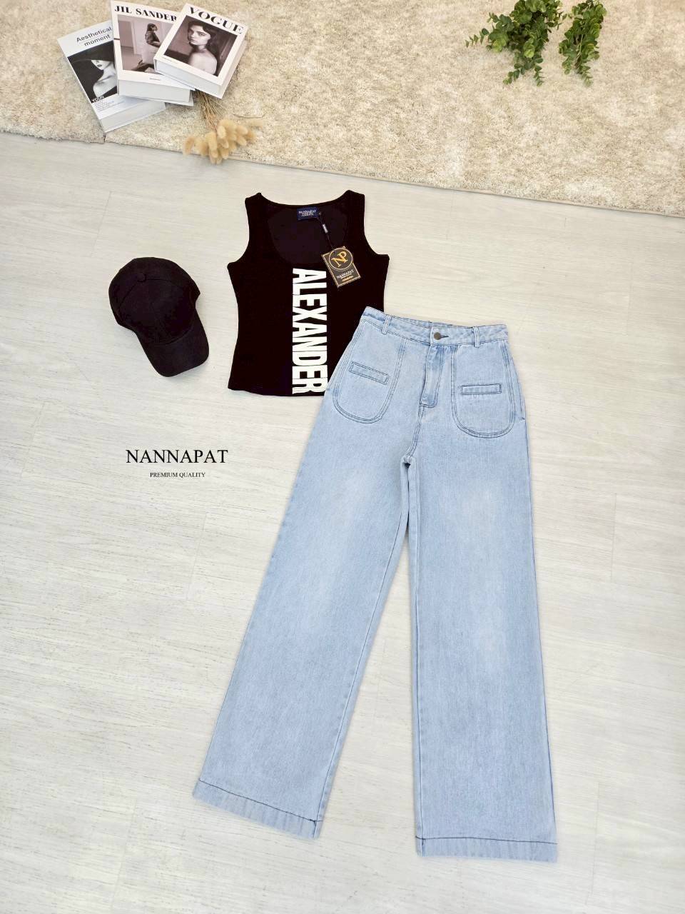 SET เสื้อผ้ายืด นุ่ม ใส่สบาย เข้ารูปเก็บทรง+ พร้อมกางเกงยีนส์แท้ฟอกซีด +หมวกมาให้แม็ชด้วย เริดด เซ็ทนี้