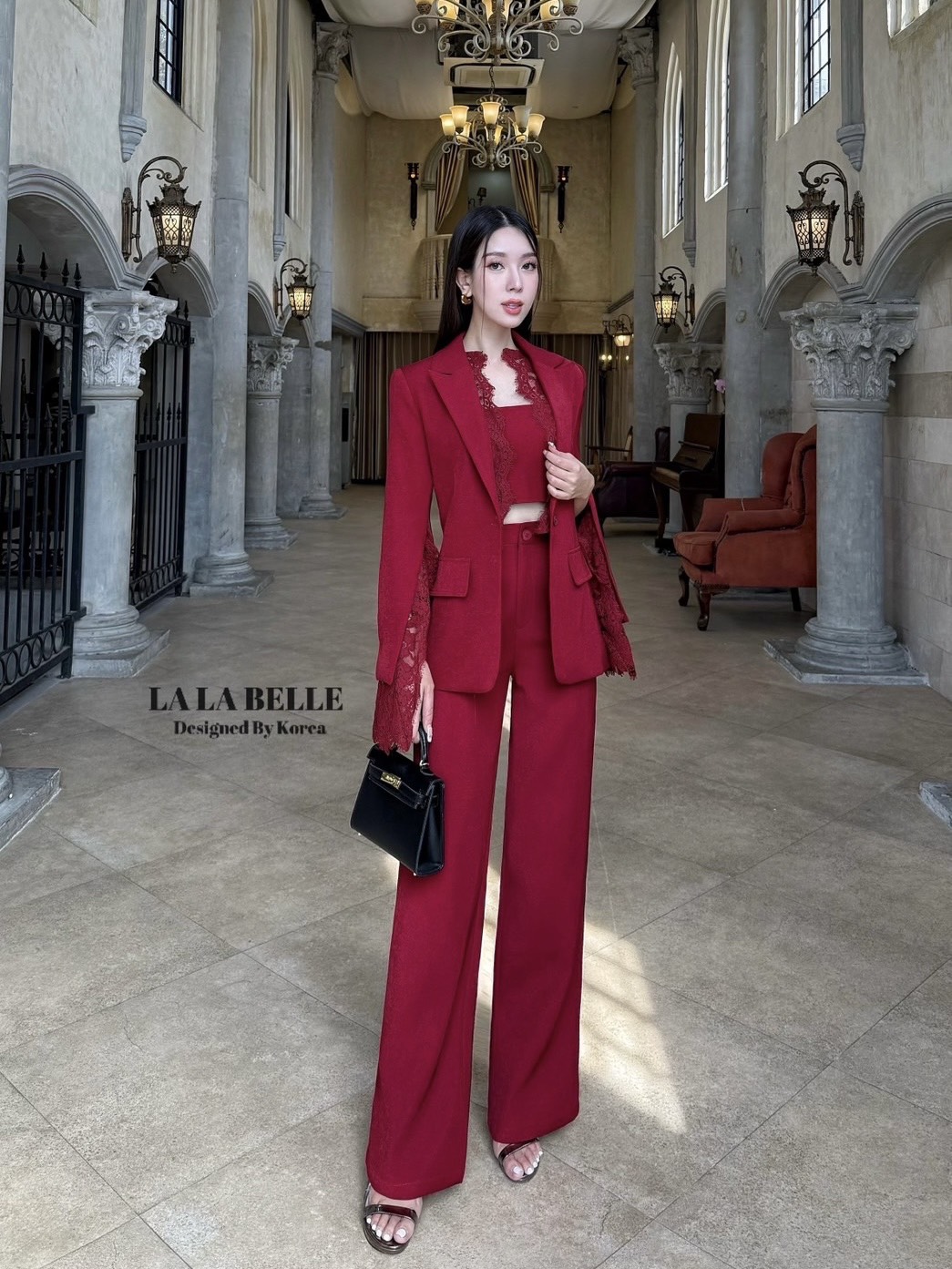 เซต3ชิ้นผ้าสูทอัดกาวอย่างดีผ้าดีทรงสวยเสื้อครอปสายเดี่ยวเสริมฟองน้ำปรับสายได้ใส่คู่กางเกงขายาวเอวสูงมีกระเป๋ากางเกง2ข้างมีซับในอัดกาวอย่างดีมาพร้อมเสื้อสูทคอปกแขนยาวผ่าแขนแต่งลูกไม้ช่วงขอบคอและขอบแขนมีซับในอัดกาวอย่างดีงานคุณภาพเ