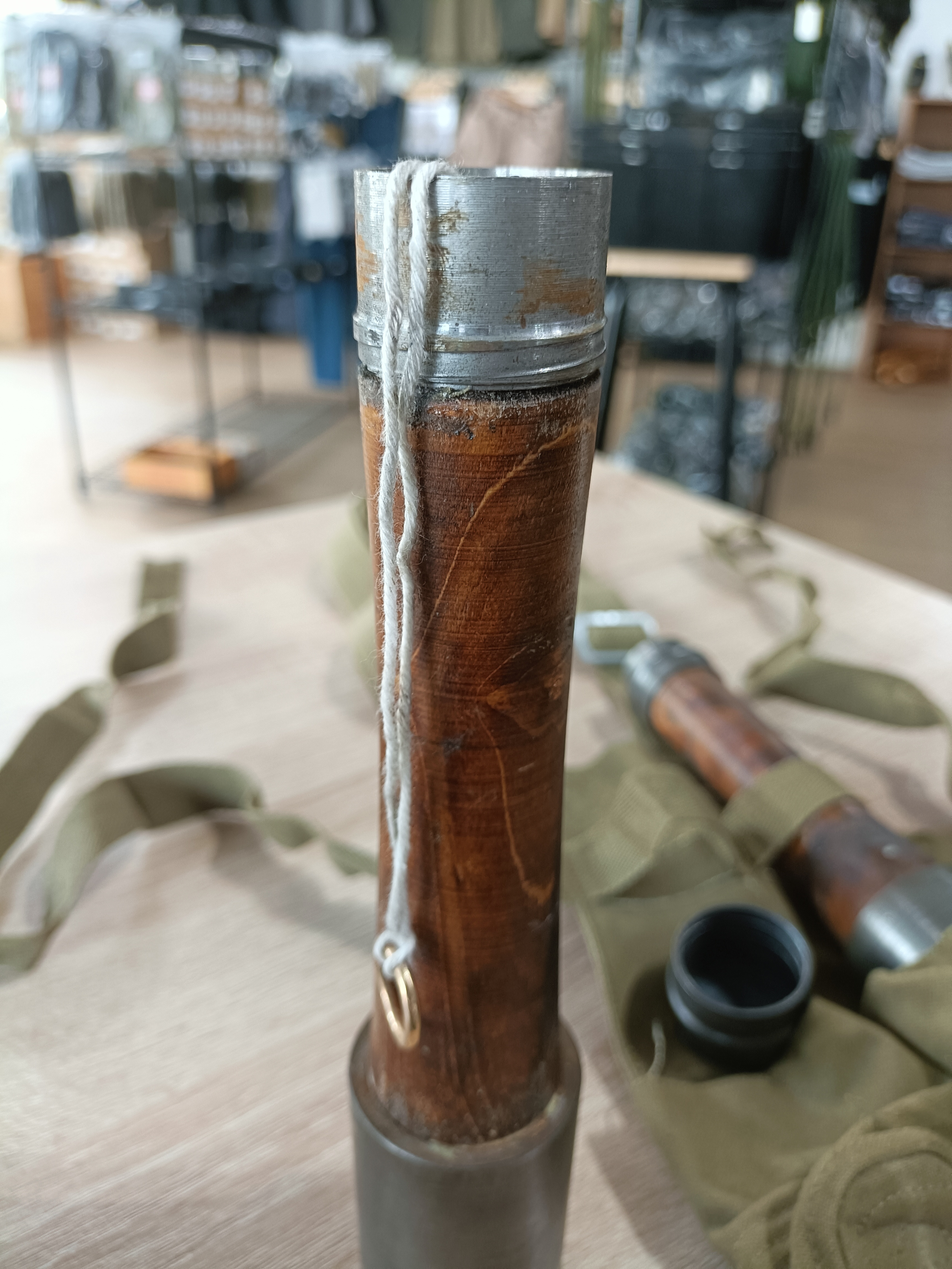 ระเบิดปลอม ChiCom Grenade เหล็ก ไม้แท้ ลูกละ 850