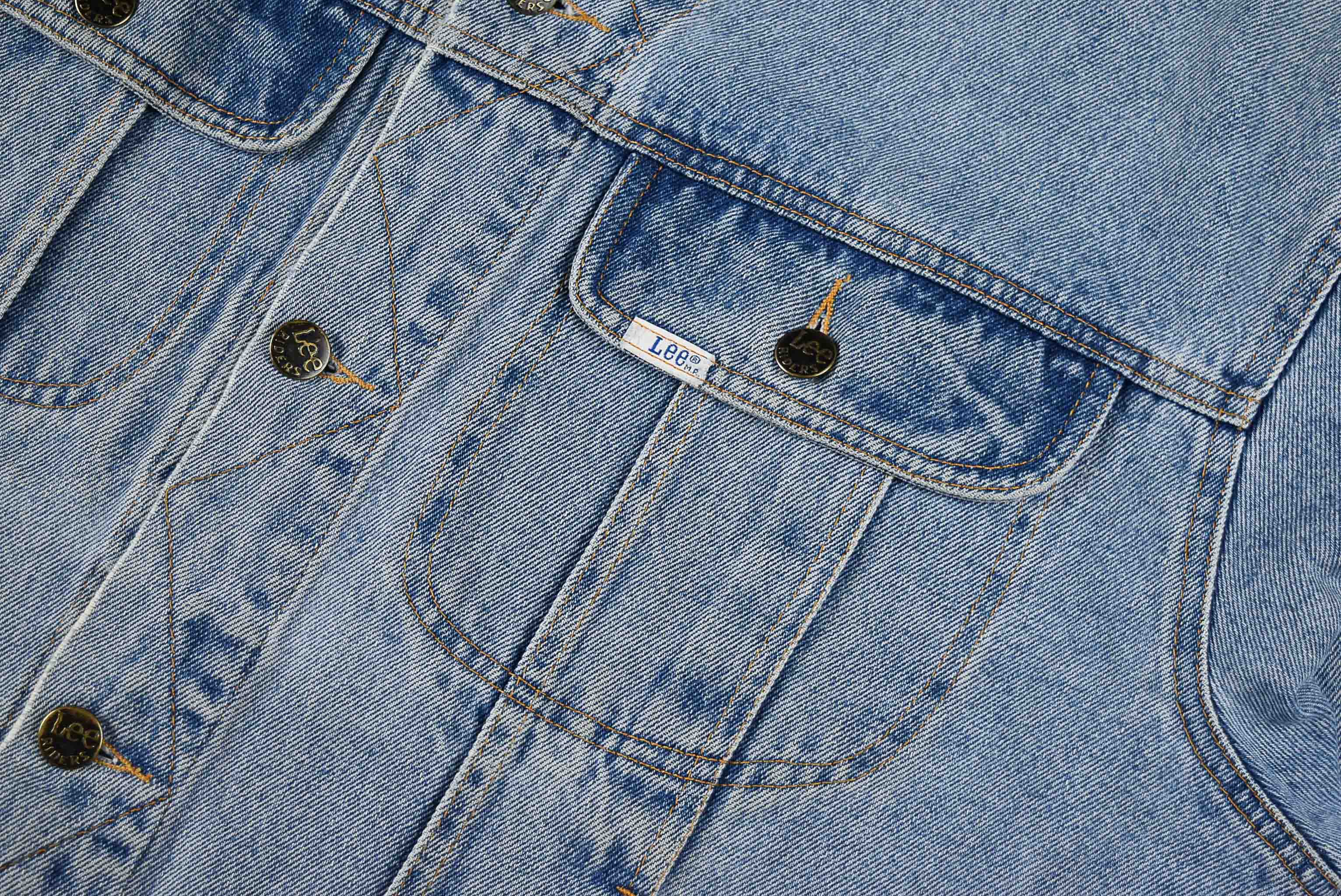 LEE อกจริง 44 ไซส์ M เสื้อแจ็คเก็ตยีนส์ แขนยาว ผู้ชาย สีสวยสุดๆ ผ้านุ่มใส่สบาย มีกระเป๋าข้าง ใส่ขับมอไซค์