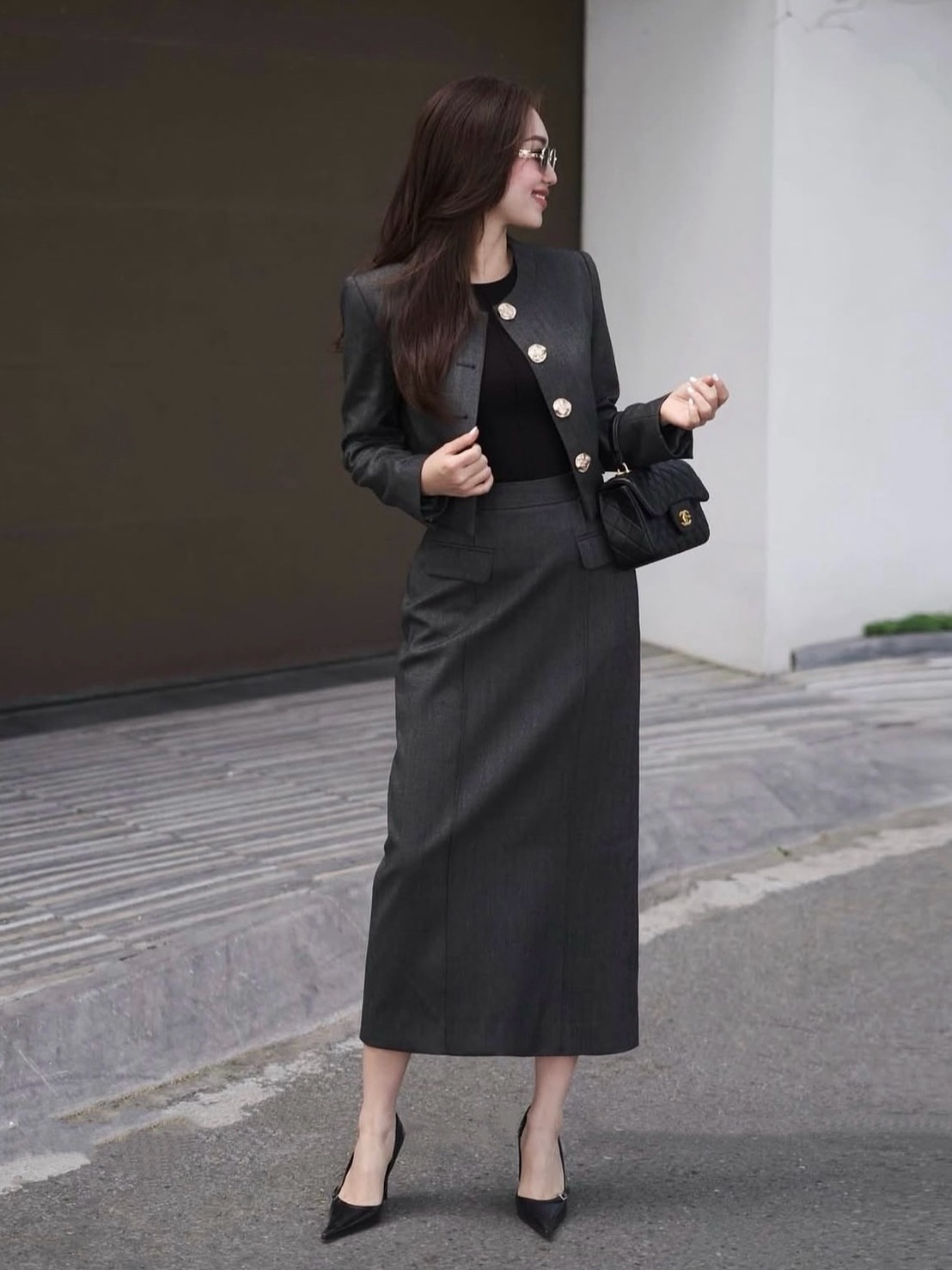 eg : Lover’s Shop Detail : ลุคCEO สาวเทสดีค่ะ Set 3ชิ้น (เสื้อคลุม+เสื้อแขนกุด+กางเกง+เข็มขัด) ดีเทลเสื้อคลุมแขนยาวผ้าทอ กระดุมสีทอง มาพร้อมเสื้อกล้ามผ้ายืดล่อง แม็ทกับกระโปรงทรงสอบ