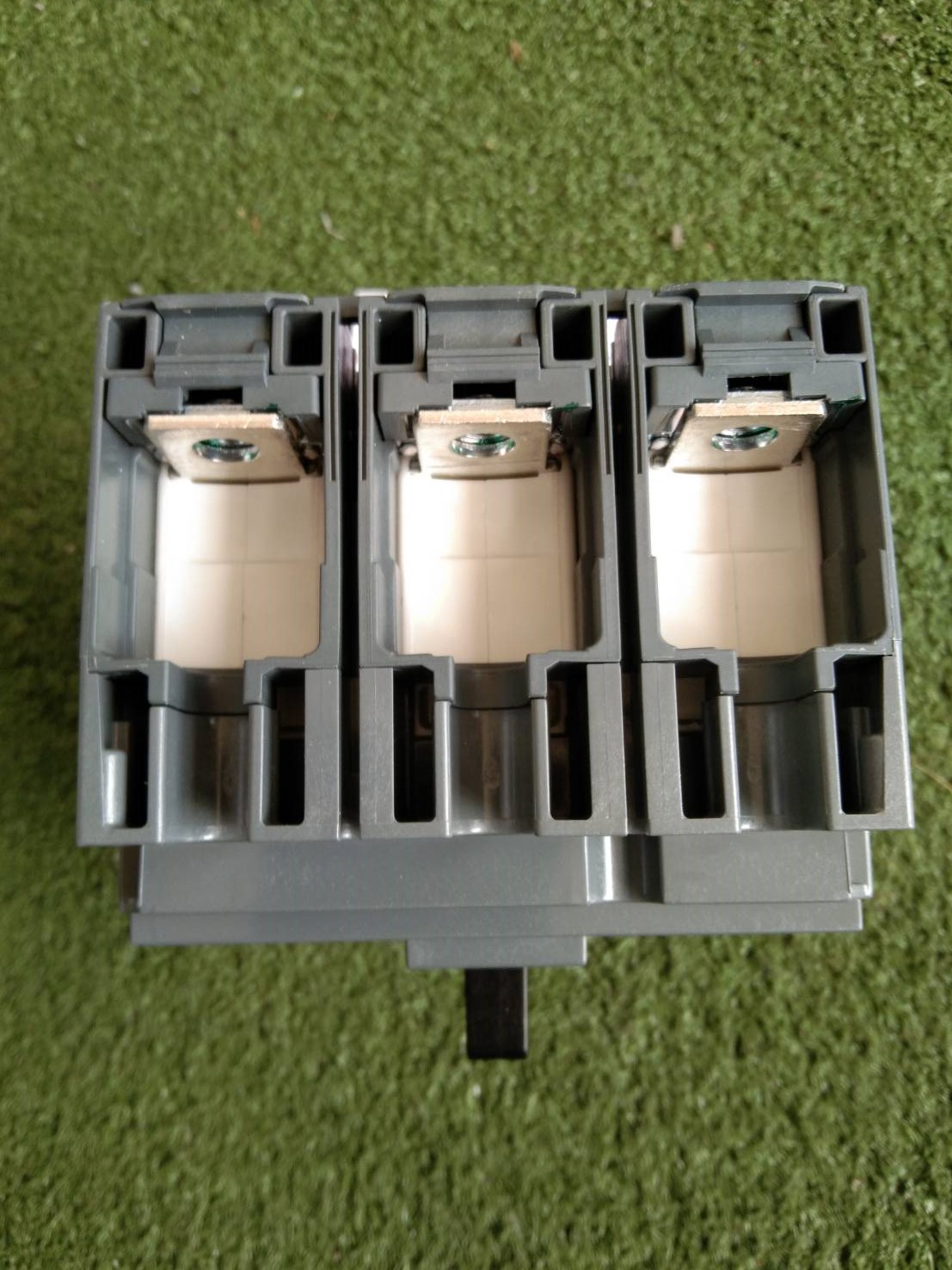 Schneider : MCCB. LV510332 CVS100F TM25D 3P 32A 36kA