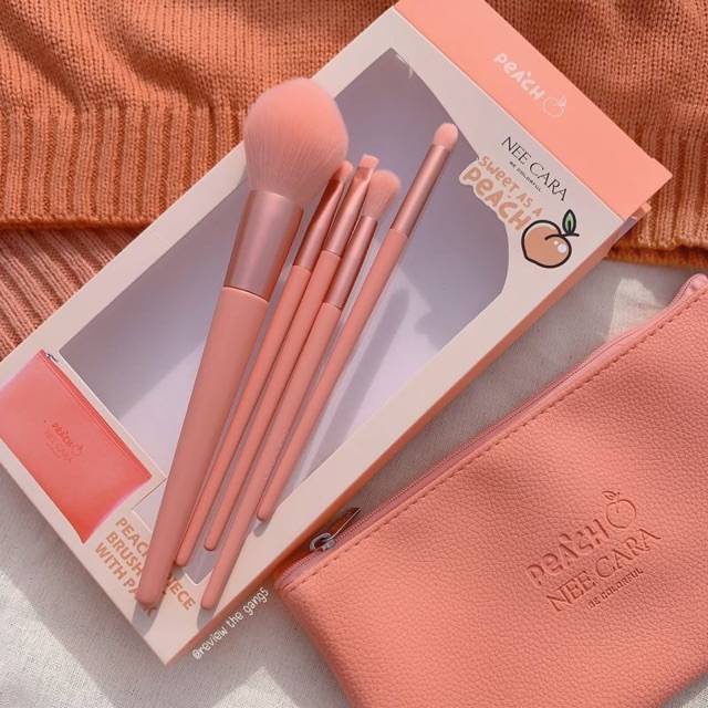 NEE CARA Peach 5-Piece Brush Set N615 นีคาร่า ชุดแปรงแต่งหน้า เซ็ตแปรงแต่งหน้า ลูกพีช 5 ชิ้น พร้อมกระเป๋า