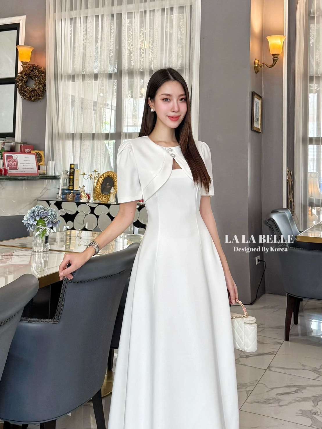 เดรสขาวผ้าสูทสีขาวรุ่นฮอตผ้าดีมากเข้าเพิ่มตามคำเรียกร้องค่ะรอบนี้จัดมาให้5ไซส์คอกลมแขนสั้นแต่งกระดุมช่วงคอด้านหน้าเหมือนคลุมไหล่เอวเข้าทรงตีเกล็ดหน้ากระโปรงยาวทรงสวยใช้ผ้าเยอะมากผ้าสูทอัดกาวอย่างดีงานคุณภาพเกรดพรีเมี่ยม