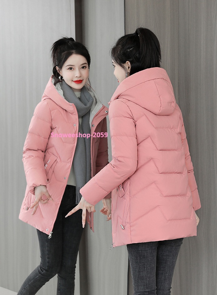 หนาวติดลบแค่ไหนก็ไม่หวั่น โค้ทสไตล์เกาหลีสุดชิค ใส่เที่ยวลุยหิมะก็รอด ใส่เดินช้อปในเมืองก็ดูแพง มีให้เลือก 5 สี ความยาวปานกลาง ใส่แล้วหุ่นเพรียว ดูสูง