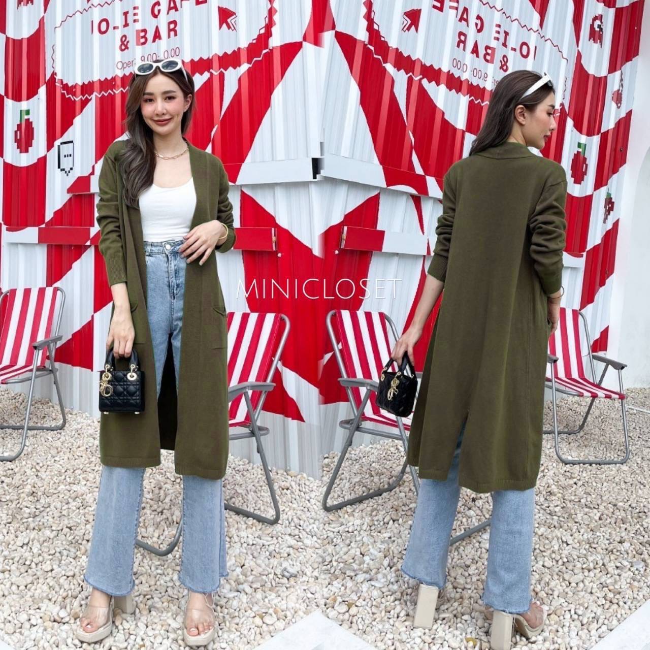 เสื้อsweater ความยาวคือดี พลางหุ่นดูเพรียว เรียบๆได้ใส่บ่อย กระเป๋าหน้าสะดวกด้วยต้องมีค่ะ