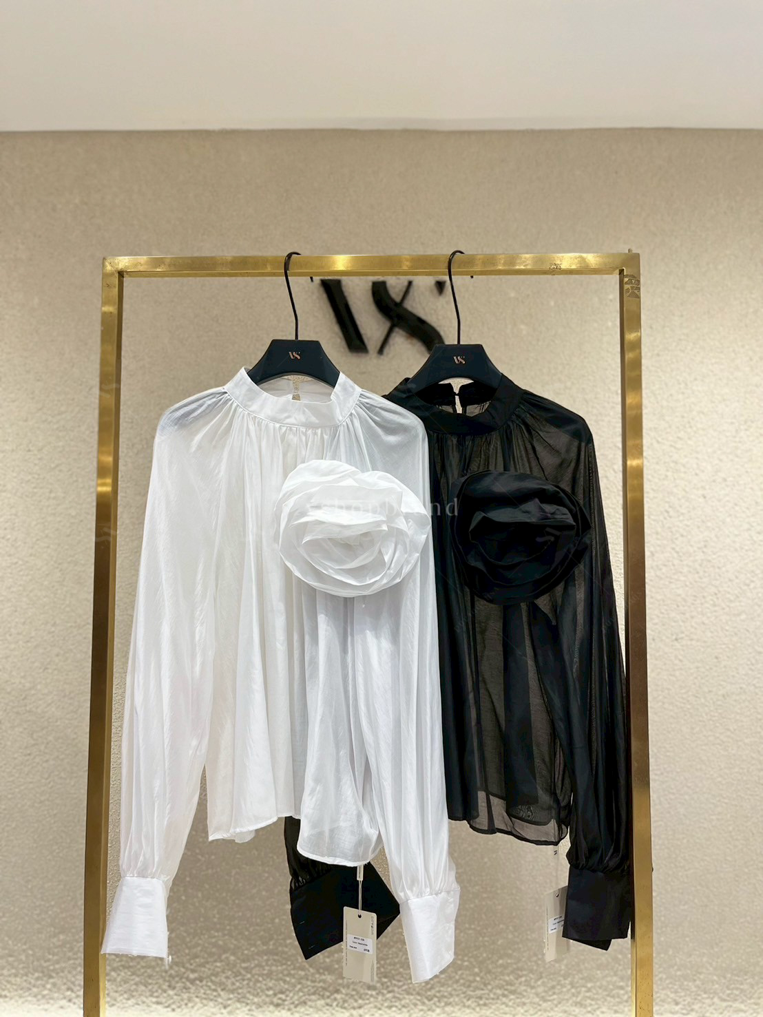 เสื้อแขนยาวซีทรู