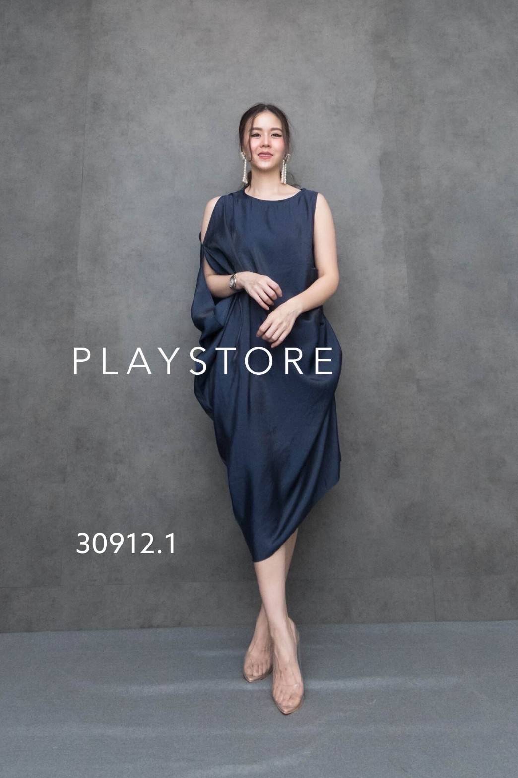 MiRRoRSiSTER’s JoKüLg aXiDRESS•• เดรสผ้าซิลค์ดีไซน์เก๋ ทรงโคร่งๆ ใส่ออกงานสวยสง่า ด้านซ้ายมีดีเทลแต่งจับย่นเพิ่มวอลลุ่มให้ชุด ด้านขวาช่วงแขนแต่งดีไซน์เว้าไหล่ ชายเฉียงนิดๆ เนื้อผ้าสวยอย่างดีเหลือบๆเล่นแสงมีประกายออร่า ใส่สบายสุดๆ ใส่ออกงานเริ่ด.
