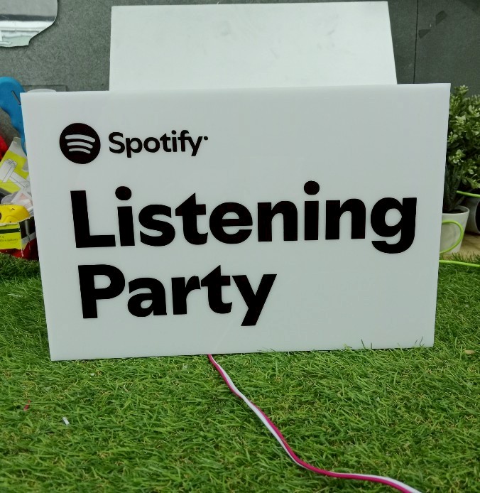 ป้ายกล่องไปอะคริลิคแสงรอบตัว ป้าย Spotity ป้ายกล่องไฟเพลง กล่องไฟดีเจ