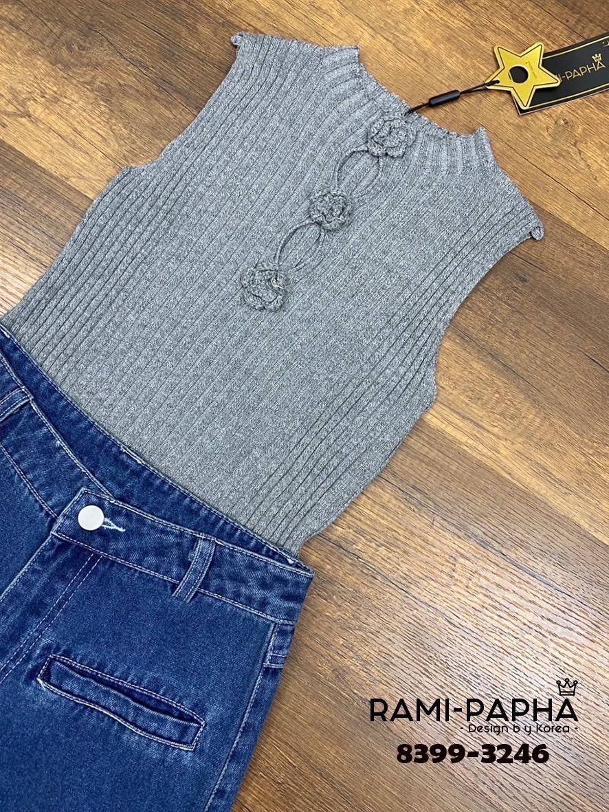Label :: RAMI-PAPHA(รมิปภา) Detail :: เสื้อ+ขายาวยีนส์ เซตเสื้อเนื้อผ้าทอสีสวย อย่างดีหนานุ่มผ้านิ่มยืดหยุ่น สวมใส่สบาย ดีเทลแต่งดอกไม้ที่อกสวยเก๋ **ได้ลุคผู้ดี +++มาพร้อม กางเกงยีนส์ขายาว ที่แมชกันได้อย่างลงตัว ทางร้านคัดสรรผ้ายีนส์อย่างดีทรงสวย กระเป๋าใ