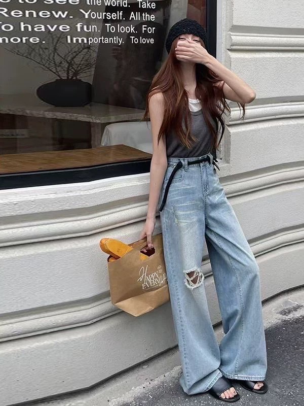 กางเกงยีนส์เอวสูงขากระบอกฟอกสีแต่งขาดเข่า ทรงสวย ใส่สบาย