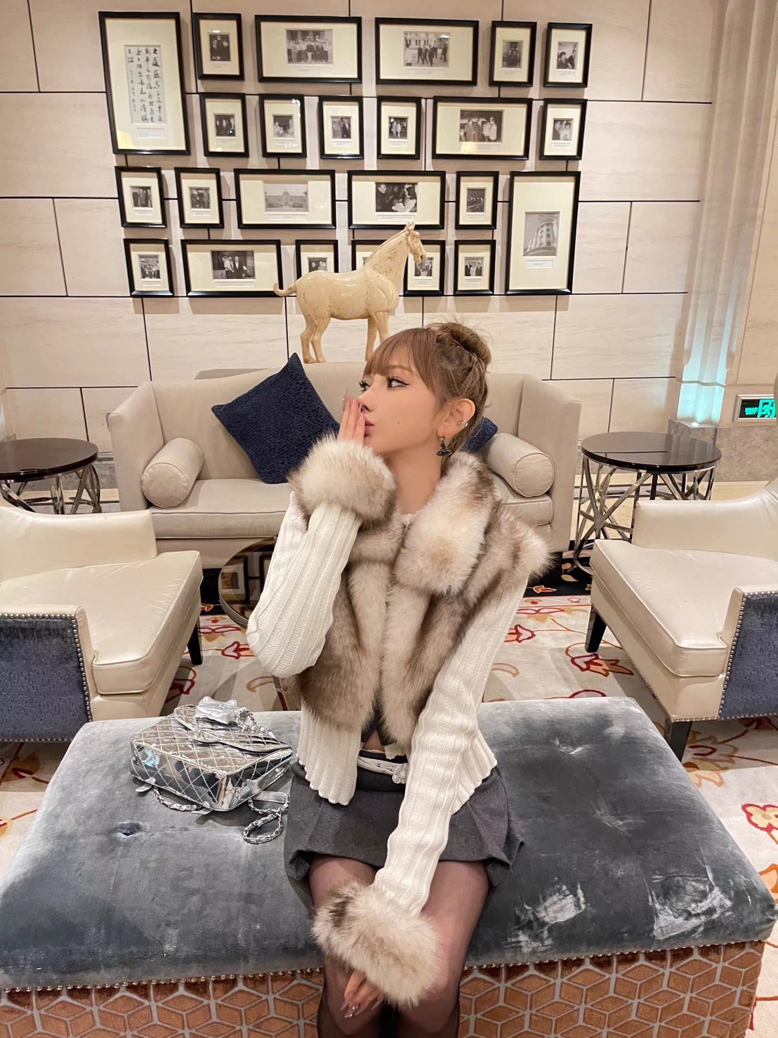 เสื้อไหมพรมตกแต่งขนเฟอร์ ดีเทลมีซิปรูดด้านหน้า งานสไตล์เกาหลี