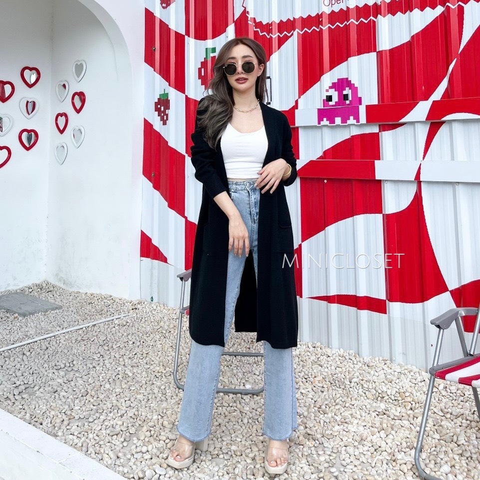 เสื้อsweater ความยาวคือดี พลางหุ่นดูเพรียว เรียบๆได้ใส่บ่อย กระเป๋าหน้าสะดวกด้วยต้องมีค่ะ