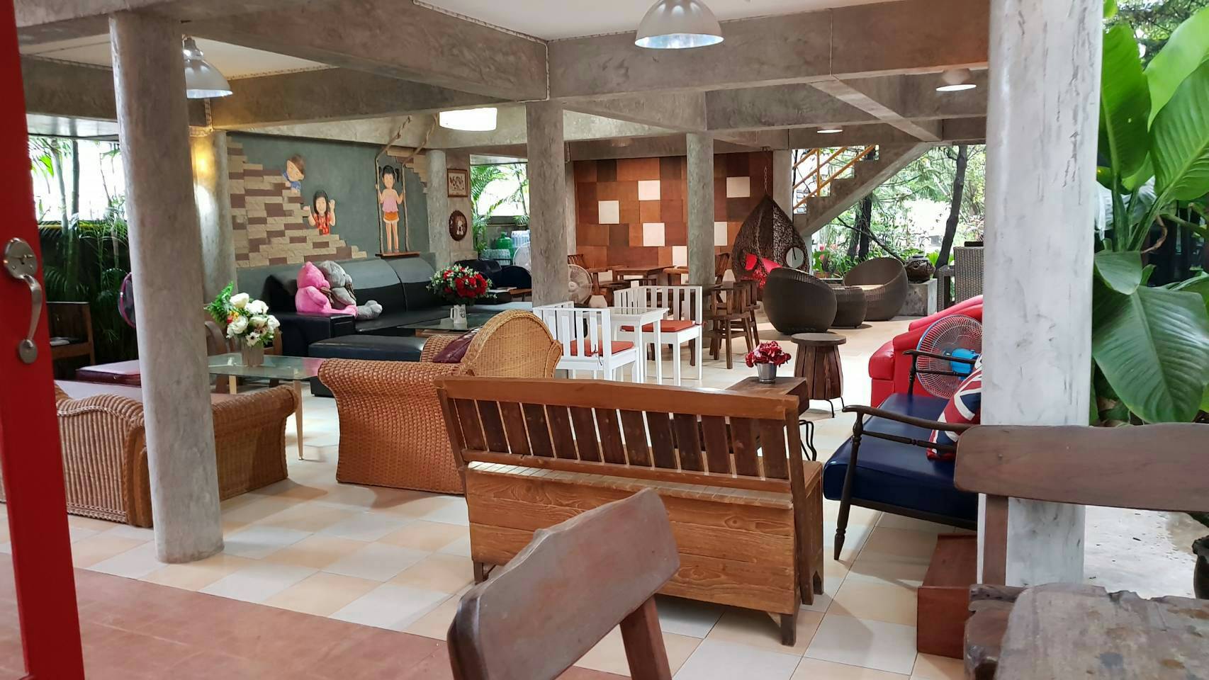 ขายบ้านพร้อมที่ดินและกิจการบ้านอุ่นรักร้านอาหาร+ร้านกาแฟ+ห้องพักรายวันใจกลางอ.เมืองหนองคายพร้อมอุปกรณ์เครื่องใช้ เฟอร์นิเจอร์ครบครันเหมาะสำหรับผู้รักในการทำธุรกิจ