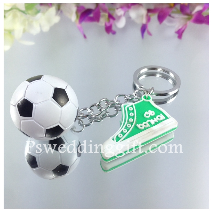 พวงกุญแจฟุตบอล คละสี แพ็คถุงแก้ว ติดโบว์ พร้อมป้ายชื่อ