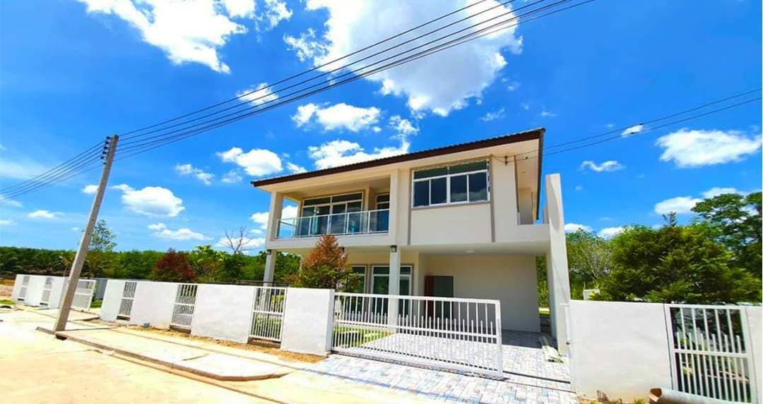 ขายบ้านเดี่ยว 2 ชั้น 3 ห้องนอน 3 ห้องนํ้าหมู่บ้านแฮปปี้แลนด์กระบี่น้อยใกล้ห้างบิ๊กซี อ.เมืองจ.กระบี่