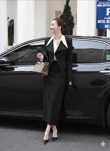 Set 3ชิ้น สุดคุ้ม เสื้อคลุมเบเซอร์แขนยาว สีดำ ดีเทลกระดุมหน้ายาว และกระเป๋าหน้าใช้งานได้จริง มาพร้อมเสื้อเซิ้ตคอปกสีขาวผ้านิ่มใส่สบาย แมทซ์กับกระโปรงยาวทรงสอบสีดำ ดีเทลแต่งผ่าหลังยาว (ซิปหลัง) ใส่คู่กัน สวย เนื้อผ้าดีสุดๆ ลุคCEO ติดแกรม