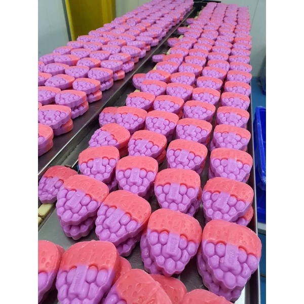 Party White 3 in 1 Soap สบู่อาบูติน & สบู่องุ่น & สบู่คอลลาเจน 300g.