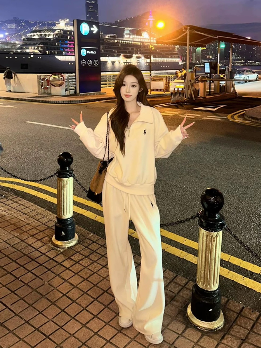 Set 2 pcs เสื้อแขนยาวคอปีน+กางเกงขายาว ✔ เสื้อแขนยาวคอปีนปักสายช่วงอก ✔ กางเกงขายาวทรงขากระบอก เอวยางยืด มีกระเป๋าล้วงข้าง ✔️ ใส่เป็น Airport look ได้เลยค่าาา ✈️