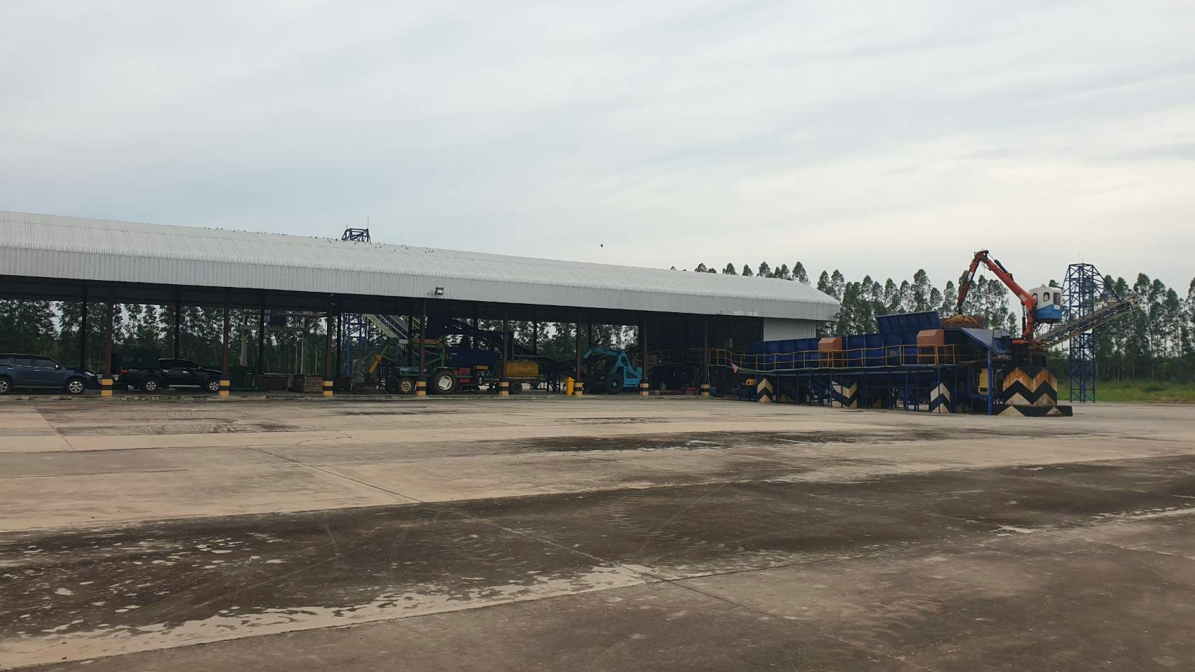 ขายกิจการบริษัทยานอส (ไทยแลนด์) จำกัดพร้อมทรัพย์สินทั้งหมดบนเนื้อที่ 46 ไร่ 3 งาน 20 ตรว. อ.ท่าลาด จ.นครราชสีมาห่างตัว อ.ชุมพวง 9 กม. ใกล้ อบต.ท่าลาด 1.3 กม.