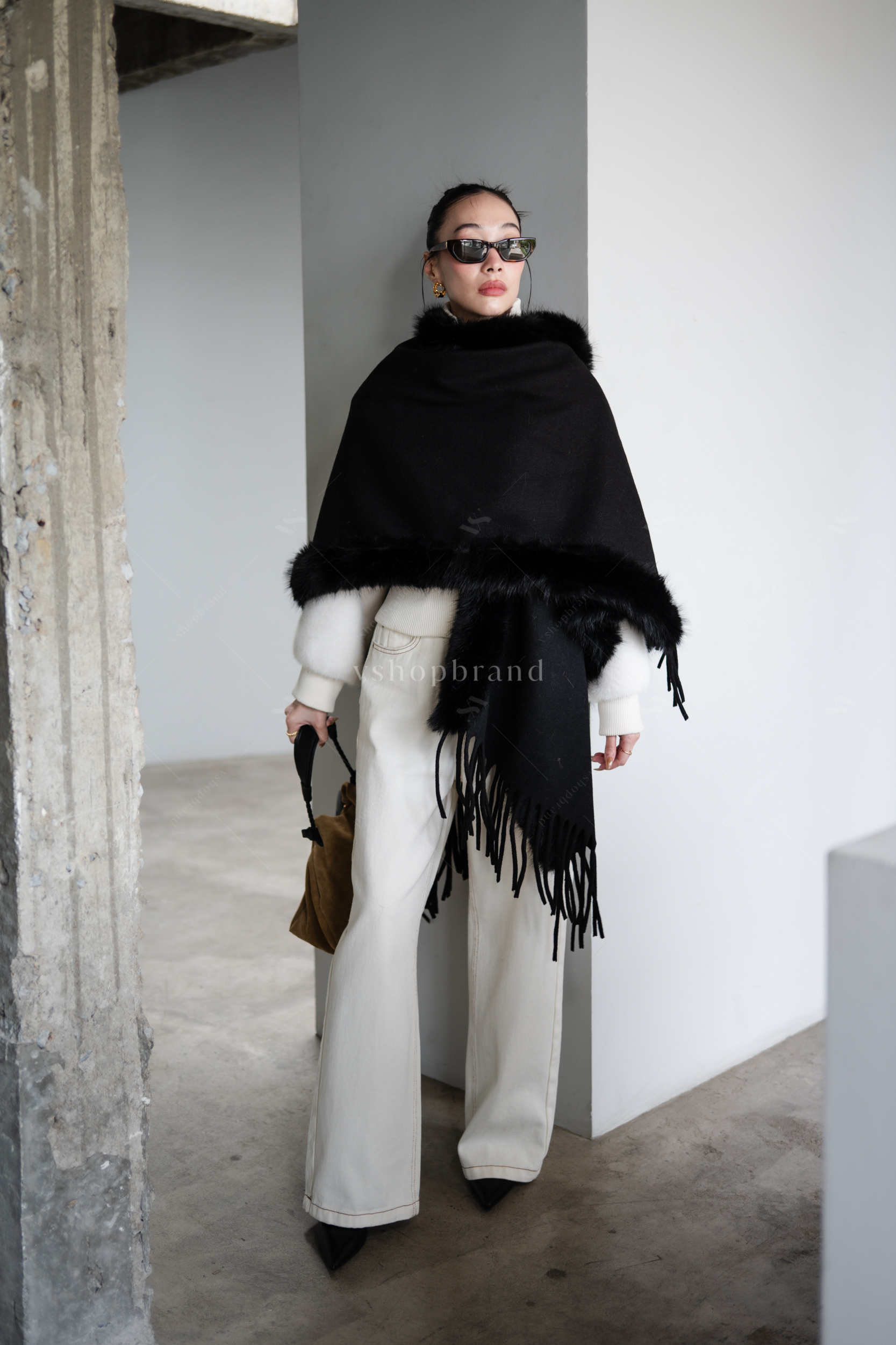 เสื้อคลุมทรงค้างคาวพู่ชาย ขอบเฟอร์