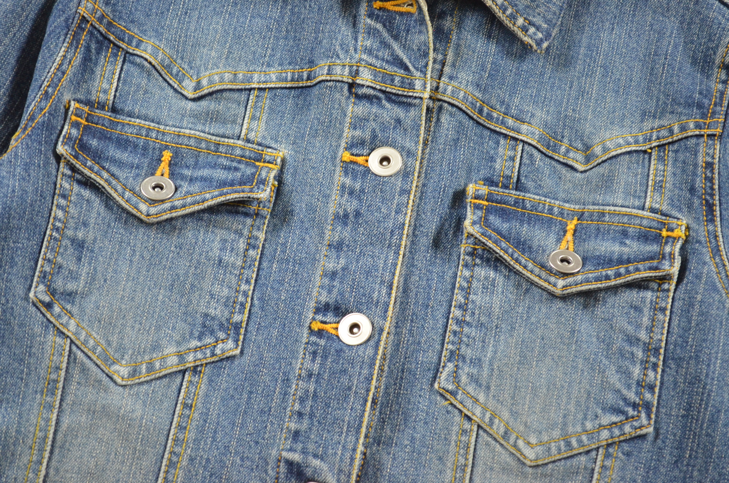 AFT Jeans อกจริง33' (XS) เสื้อแจ็คเก็ตยีนส์ เสื้อยีนส์แขนยาวหญิงชาย เนื้อผ้านุ่มทรงน่ารัก มีเป๋าข้างเป๋าในสวยมาก