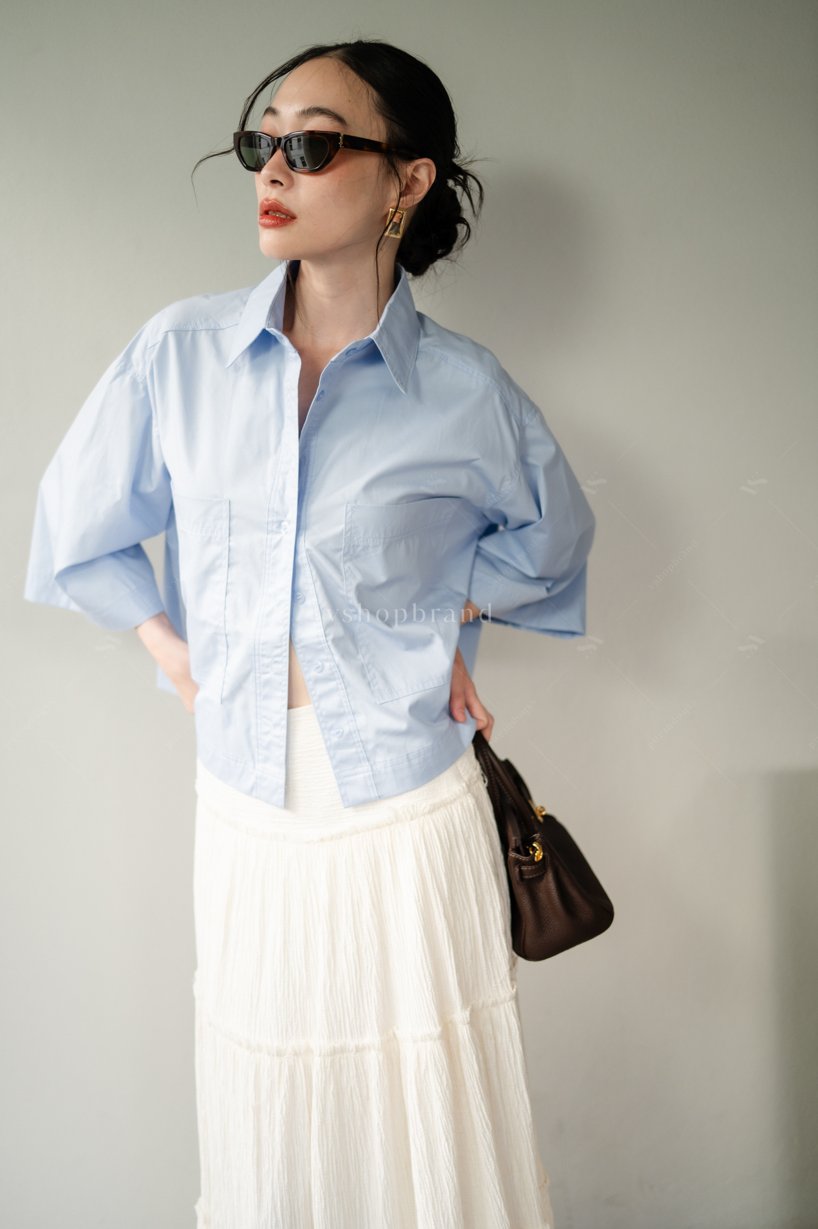 เสื้อครอปเชิ้ตแขนสั้น กระเป๋าอกคู่