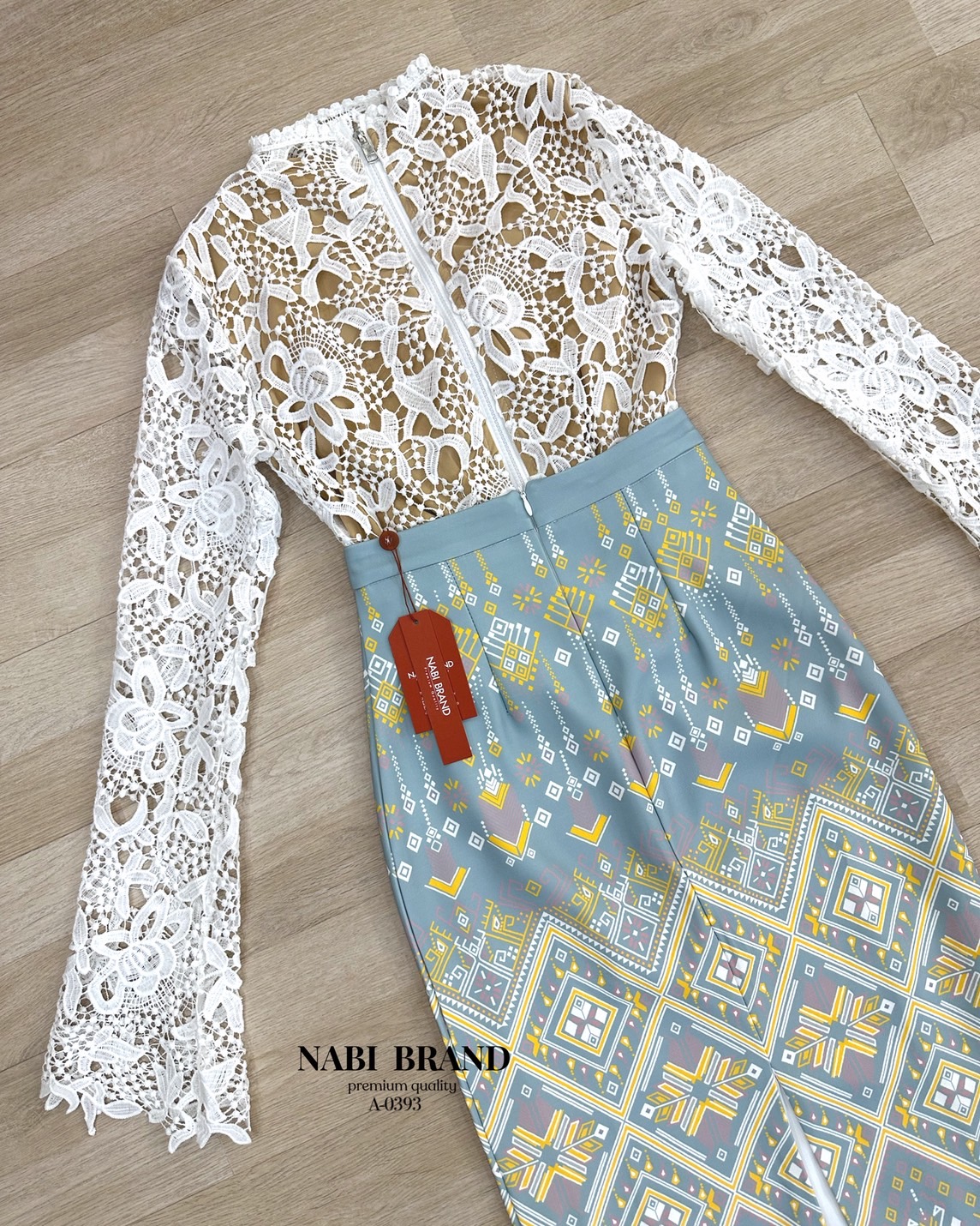 ชุดเซทชุดไทย คอลใหม่ อย่างหรูดูดี เสื้อลูกไม้แขนยาวสีขาวอย่างดี และกระโปรงผ้าพิมพ์ลายยอย่างสวย แบบผ่าหลังเล็กน้อย ดีไซส์เก๋ มีซับในและฟองน้ำอย่างดี งานซิบหลัง งานคุณภาพ คัดสรรมาให้ช้อปปิ้งแล้วนะคะ🥰 #NABIBRAND #งานป้ายnabi #ชุดเซท #ชุดไทย #ชุดไปงาน