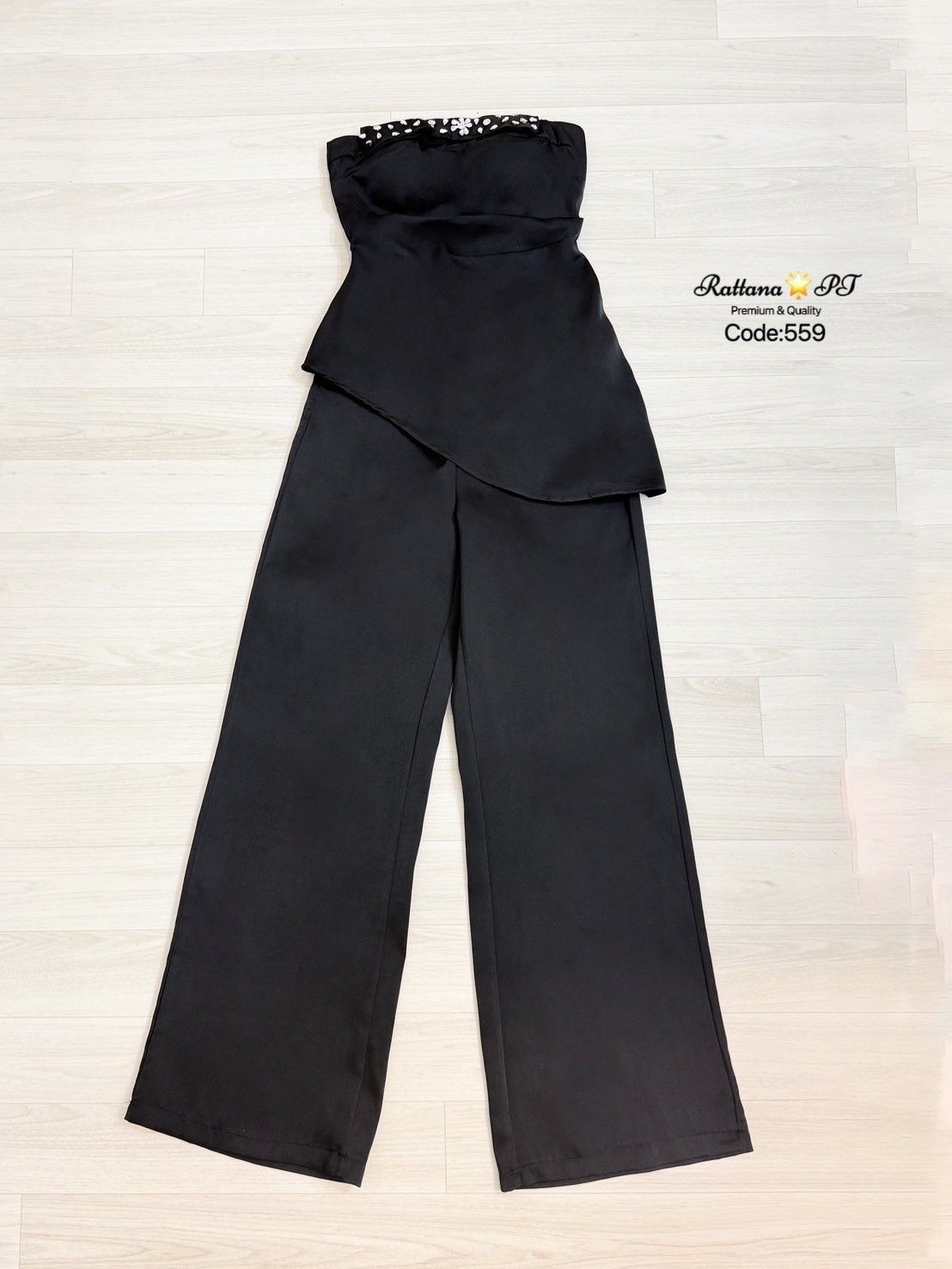 SET เสื้อแต่งเพชรที่หน้าอกสวยหรูมาก หน้าอกมีฟองน้ำ+ กับกางเกงขายาวสีดำ มีซิบด้านหลัง