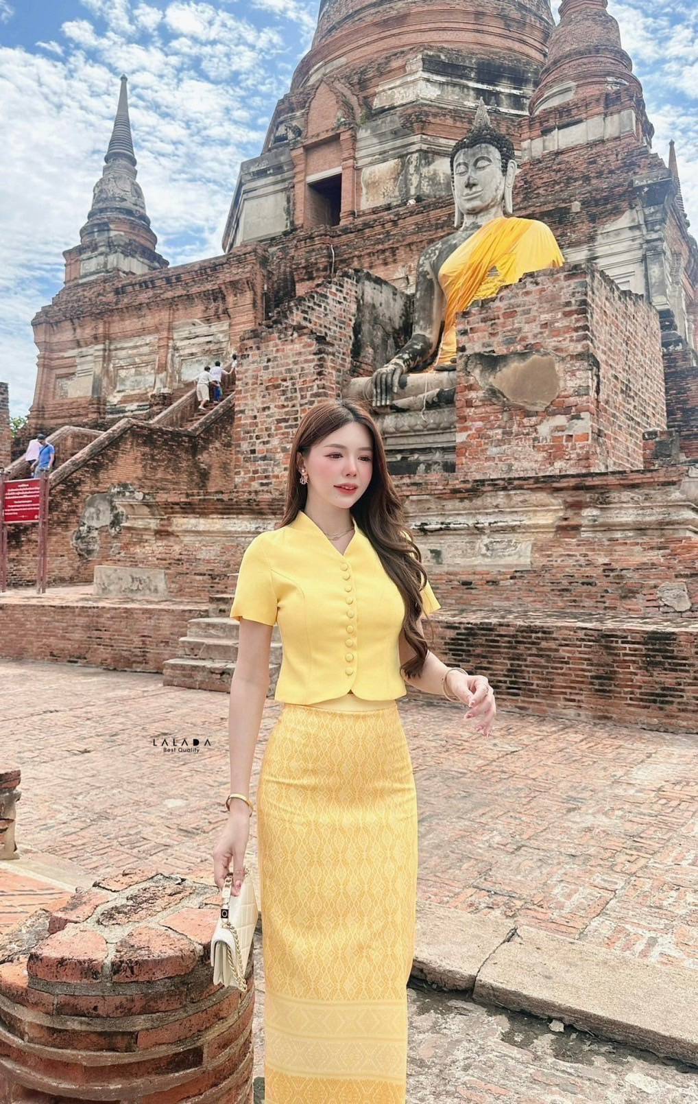 🌸LALADA (ลลดา)🌸 พร้อมส่ง 4 ไซส์ค่ะ #งามอย่างไทย #ชุดไทย •Detail : set 2 ชิ้น ผ้าไทย ชุดไปทำบุญ ชุดไปงาน พร้อมส่งค่า เสื้อคอวีสีชมพูกระดุมหน้า ช่วงอกเสริมฟองน้ำแมทช์กับผ้าถุงสำเร็จ ผ้าพิมพ์ลายมีซิบหลัง สวมใส่สะดวก สีสวย งานบุญ งานบวชได้หมดเ