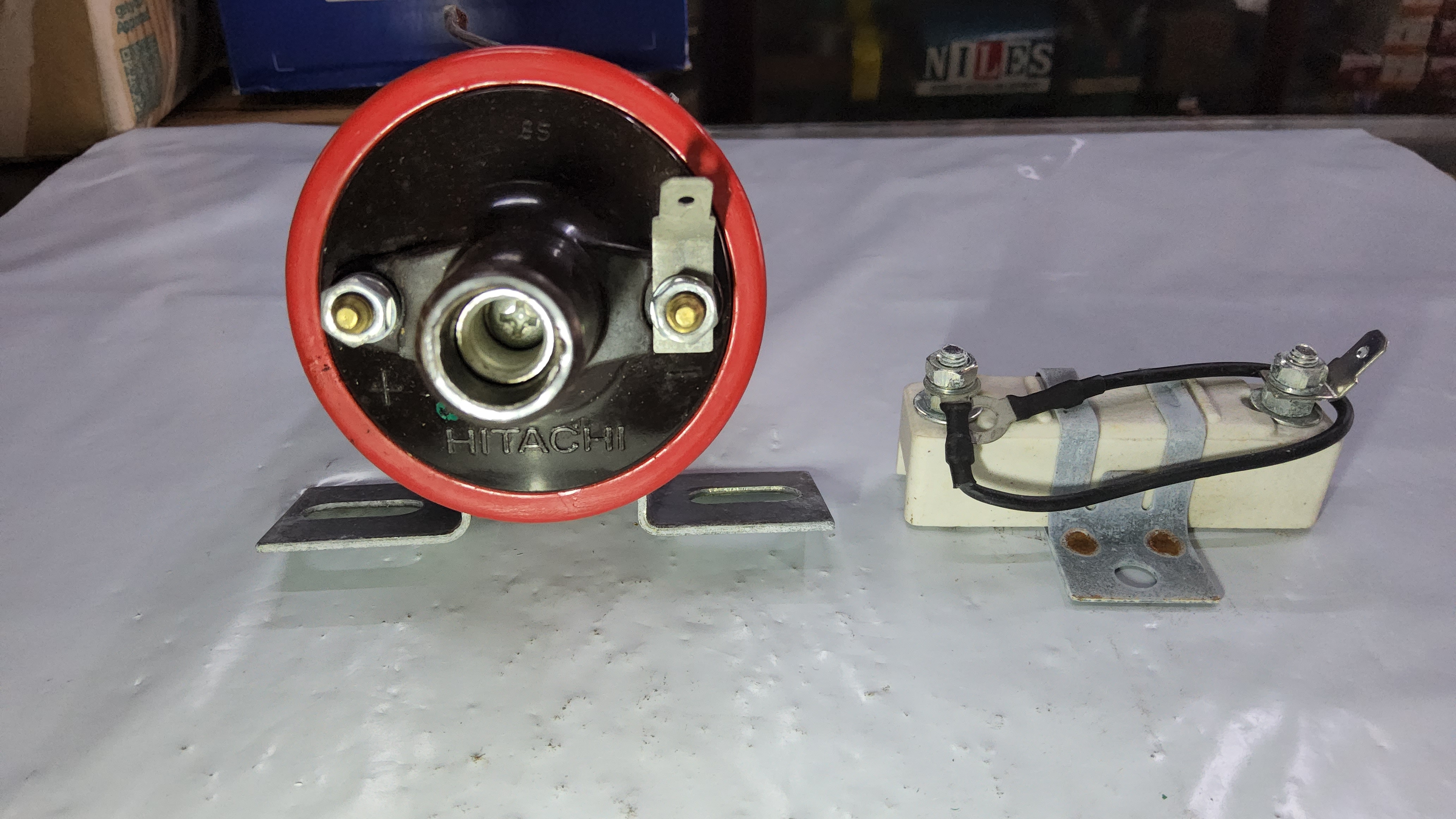 คอยจุดระเบิด HITACHI C6R 800S พร้อมกระเบื้องตัดไฟ มีรับประกัน รถยนต์ทั่วไป 12V