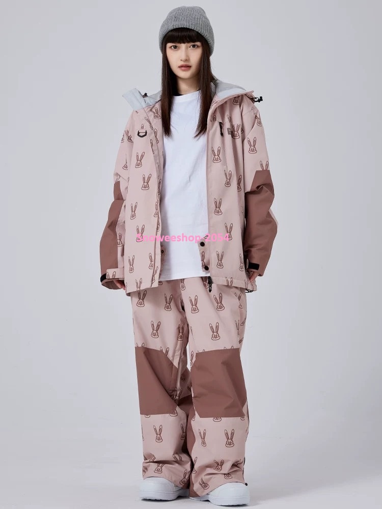 พร้อมลุยทุกลานหิมะ ชุดสโนว์บอร์ด / ชุดสกี กันหนาวระดับมืออาชีพ กันหนาวติดลบ ใส่แล้วอุ่นสบาย กันน้ำ กันลม กันหิมะสุดพลัง ทรง Oversize ใส่หลวมๆ เท่ได้ทั้งชาย & หญิง จะสกี จะสโนว์บอร์ด หรือแค่โพสท่าถ่ายรูป ก็คูลสุดๆ