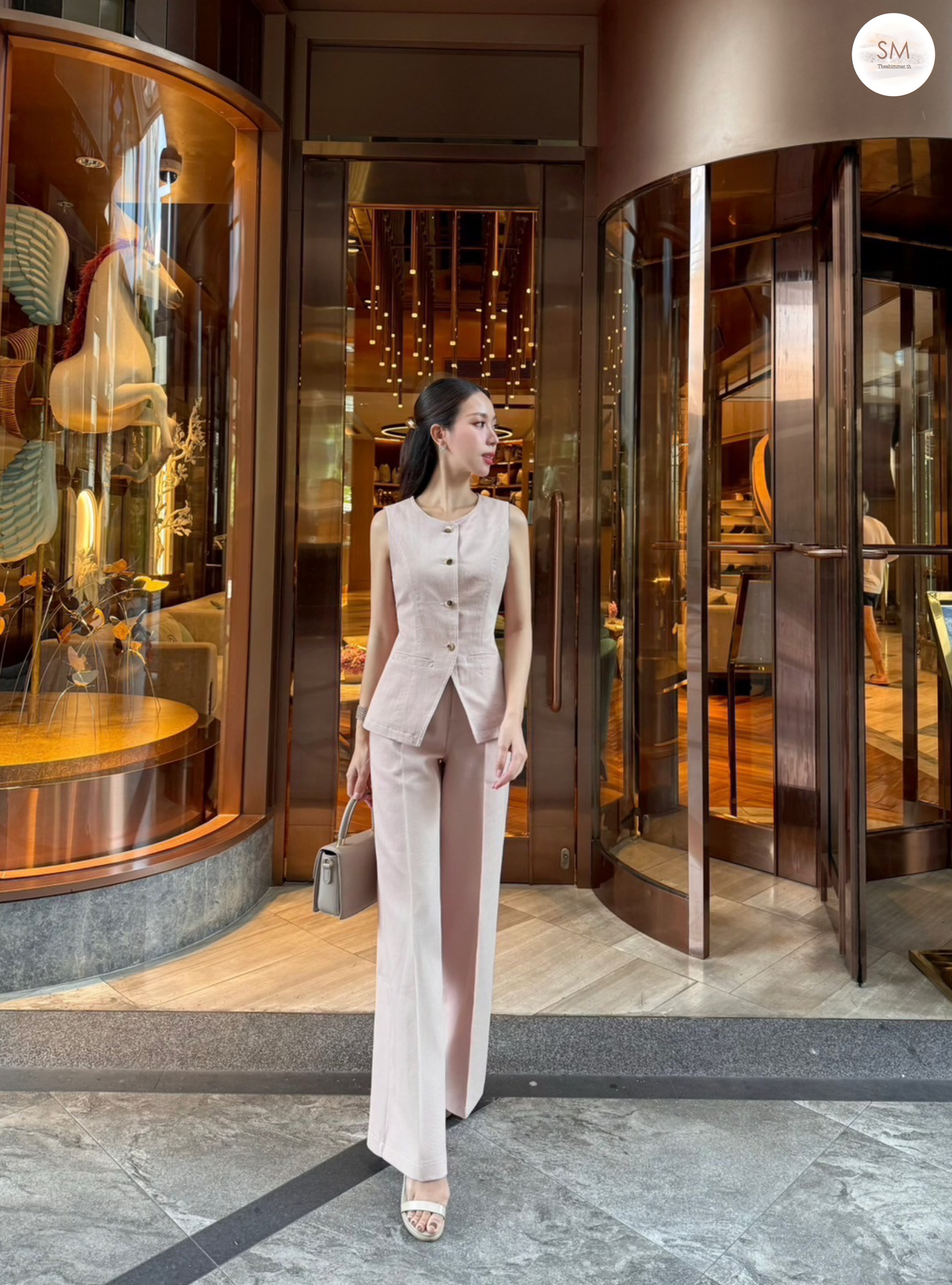 SET • Detail : เสื้อคอกลมงานกระดุมหน้าเนื้อผ้าเดนิ+ กางเกงขากระบอกซิปหน้า