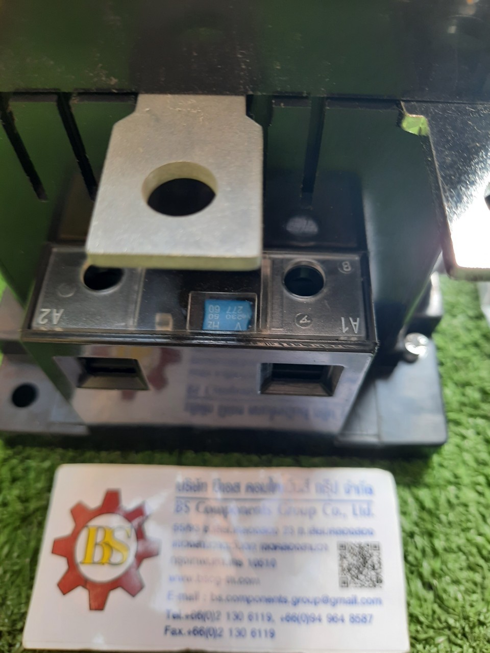 SIEMENS : 3TF5122-0XP0 Contactor AC 50 HZ, coil230/220 V AC3 400 V 140 A 75 kW AUX. contacts: 2 NO + 2 NC size 6 screw connection