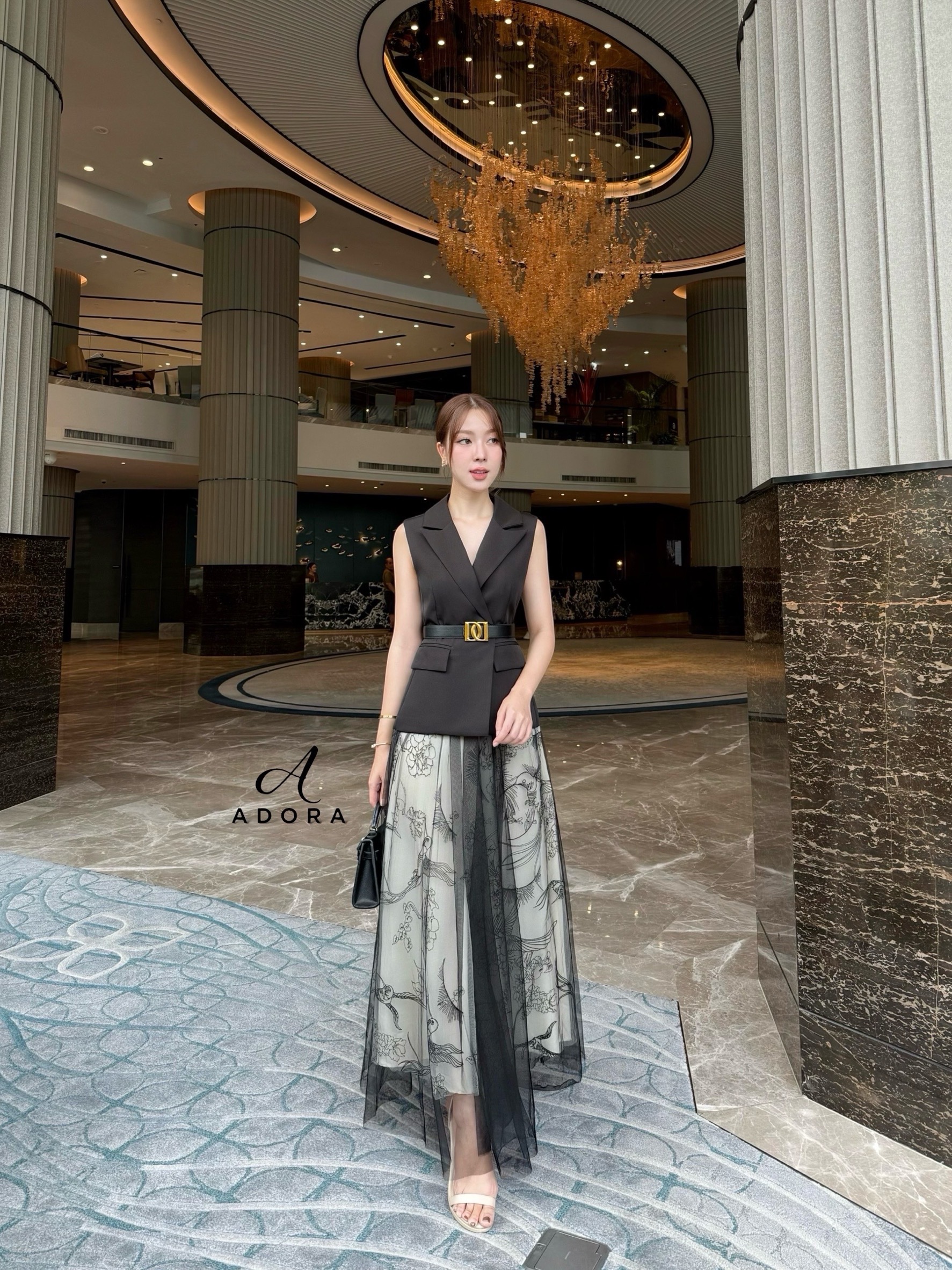 เซ็ทสุดคุ้ม เสื้อแขนกุดดีไซน์คอวีปกเชิ้ต+กระโปรงยาว ทรงเอบานสวิง