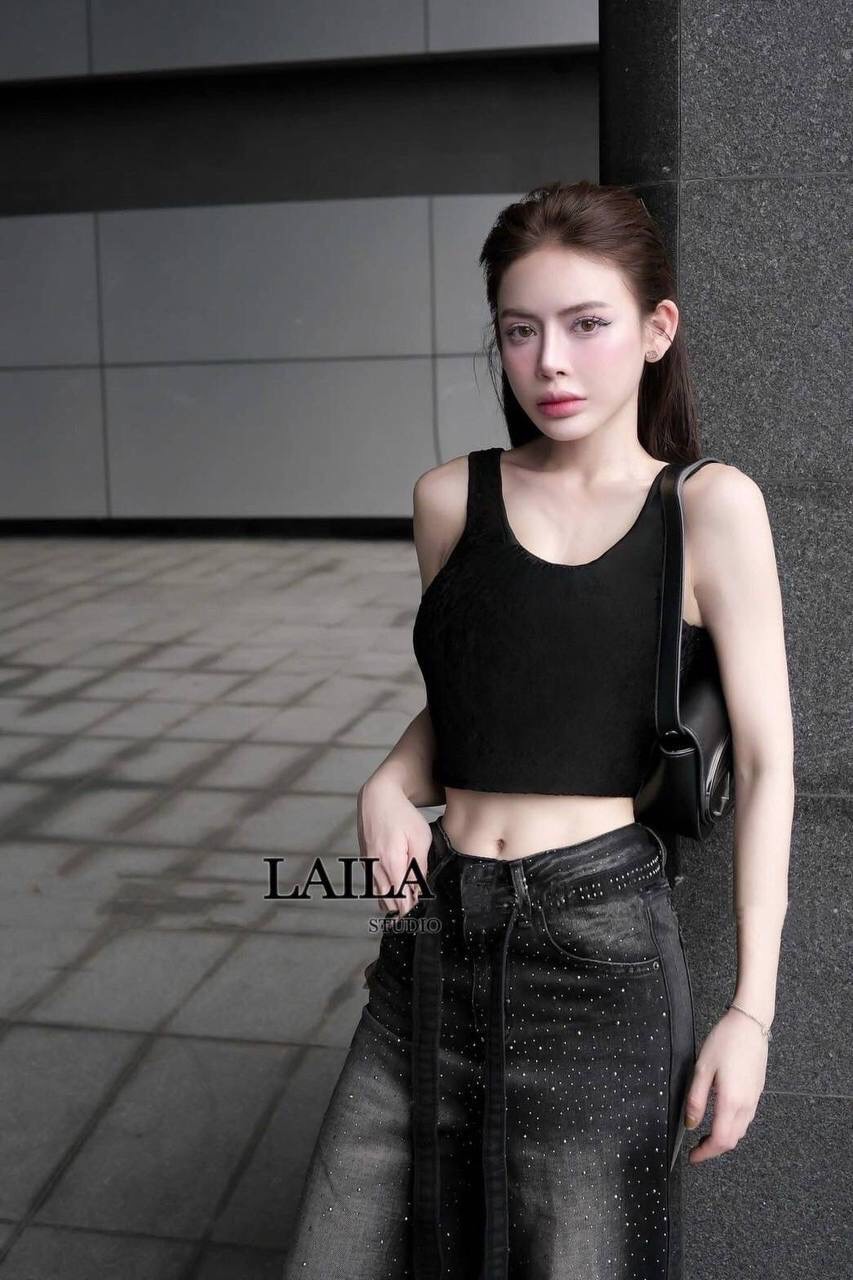 Set เสื้อ+กางเกง เสื้อครอปทรงกล้ามงานผ้ายืดหยุ่น พร้อมเสริมฟองในตัว มาพร้อมกางเกงยีนส์นำเข้าทรงบอยๆปล่อยๆแต่งตอกเพชรพร้อมสายเข็ดขัดแต่งเพรชอย่างดีงานกระเป๋าสองข้างผ้ายีนส์มีน้ำหนักทรงดีลุคโคเรียเท่ๆสุดคุ้มค่าาการันตี #ชุดเซ็ท #bylaila brand #กางเกงคาร์โก้