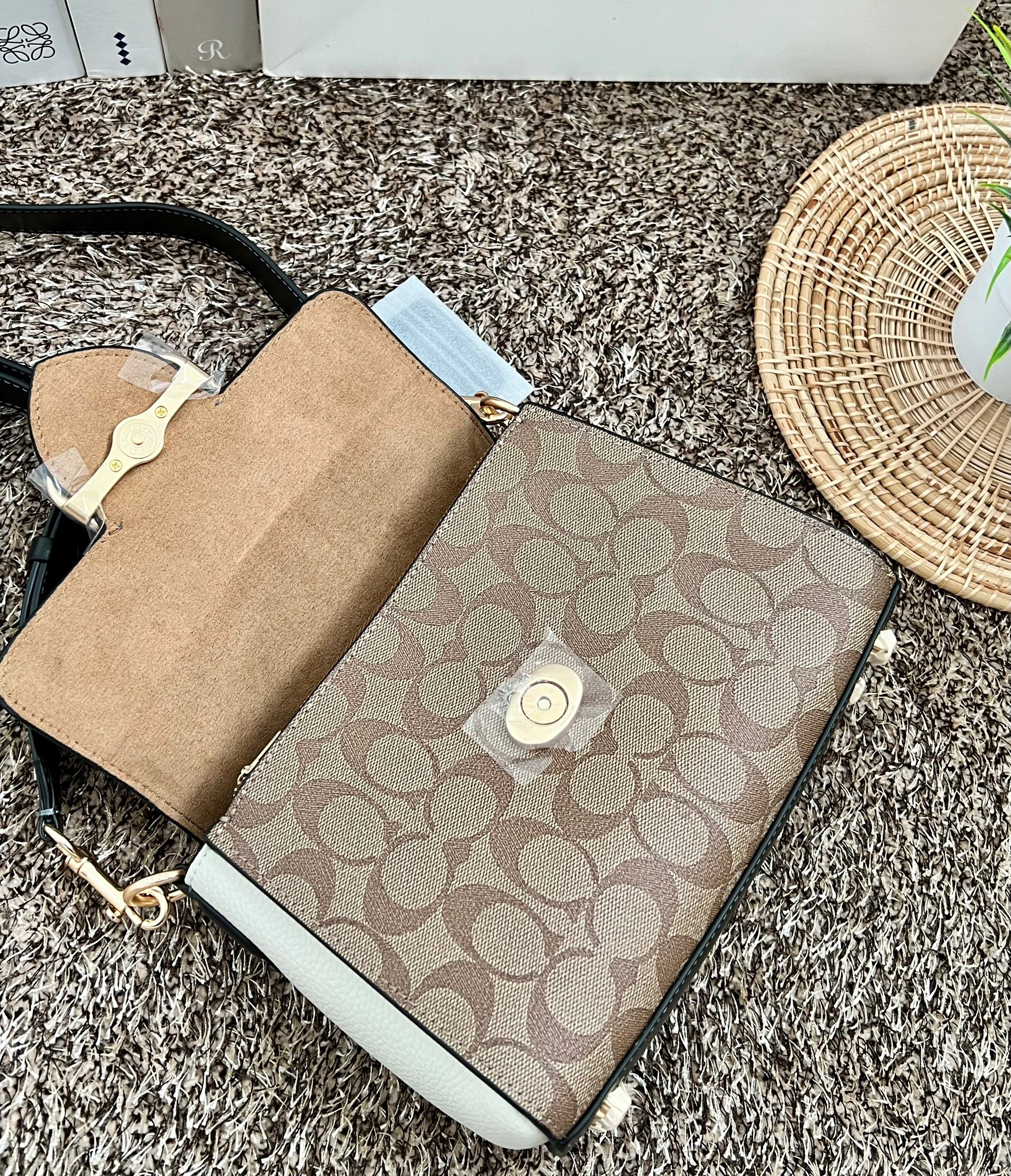 กระเป๋าสะพายไฮโซเรียบหรูดูแพงแบรนด์เนมโค้ชขนาด 8.5 นิ้ว หนังแท้ Coach Morgan Top Handle Satchel ((CE569//CF321//CF322))