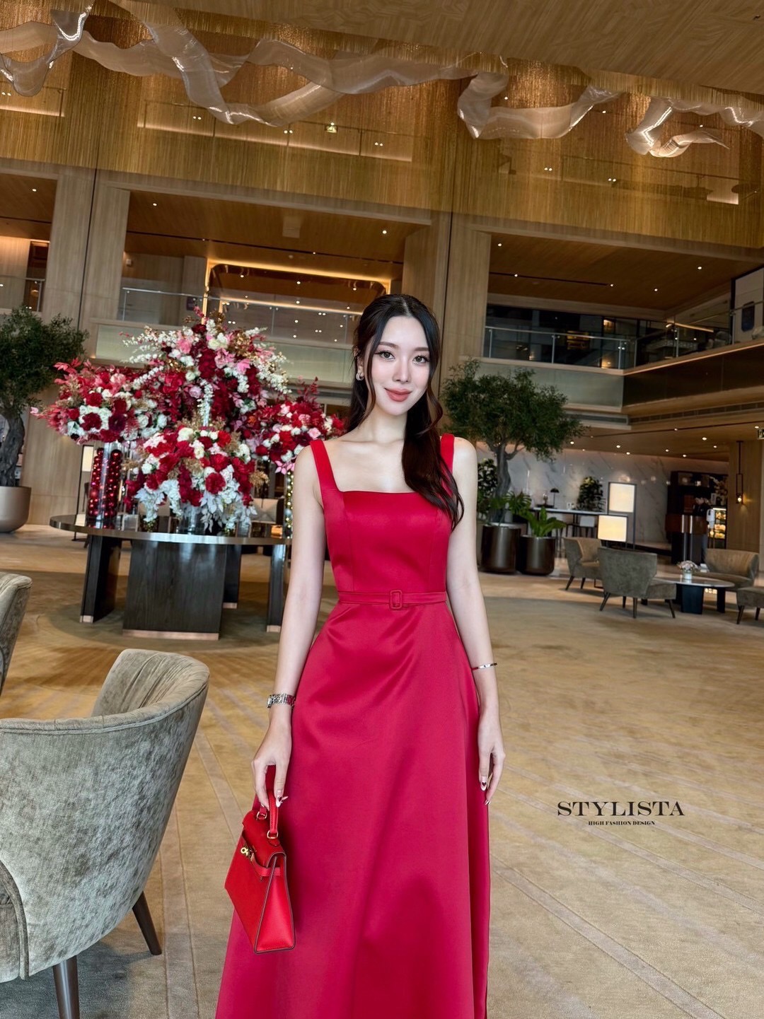 เดรสแบบยาวใส่สวย กระโปรงยาวระบายพริ้วๆ มีเข็มขัดเข้าชุด ซิปหลัง ใส่สวยดูดี ใส่สวยน่ารักมากๆ ใส่ได้หลายโอกาส เที่ยวก็ดี ทำบุญก็สวย จัดด่วนนนๆ ชุดสวยหมดเร็วนะคร๊า สั่งก่อนสวยก่อน