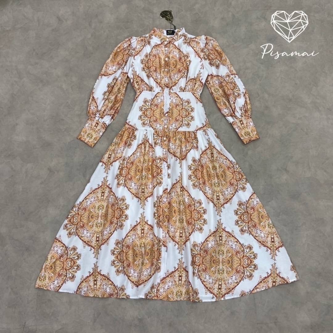 เดรสคอเต่าตัวยาวมาในลายกราฟฟิกสีเหลืองพื้นขาว คือปังมากค่า ใช้ผ้าเยอะมากกกกกๆค่ารุ่นนี้ ใส่เก็บทรงสวยมากค่า รุ่นนี้ ใส่vacayถ่ายรูปกับแก๊งค์เพื่อนๆไม่มีผิดหวังเลยค่า