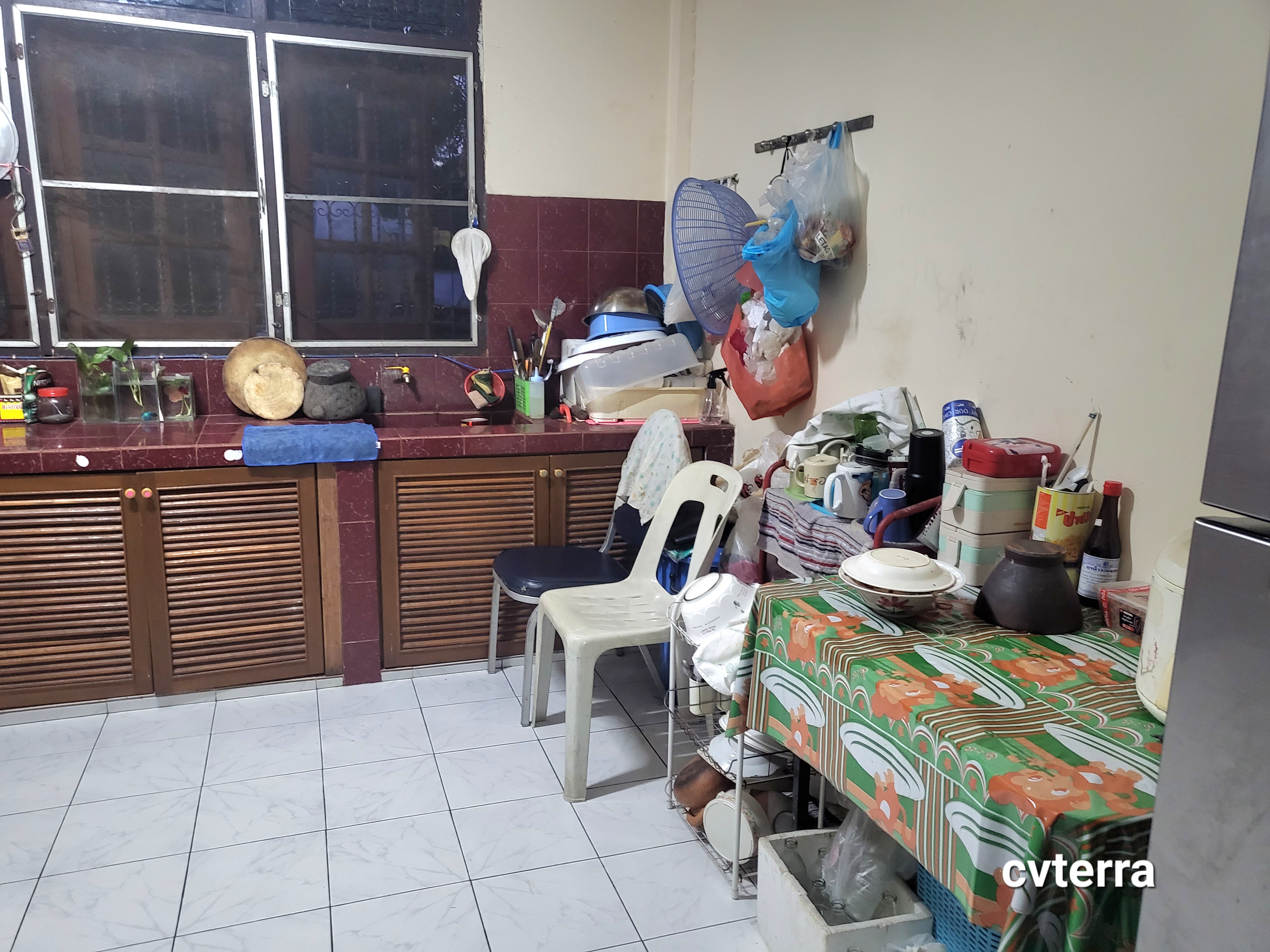 ขายทาวน์เฮ้าส์ 2 ชั้น ปทุมทิพย์ สน.เตาปูน ซ.กรุงเทพ นนท์ 17 ขนาด 22 ตร.ว ต่อเติมเพิ่ม