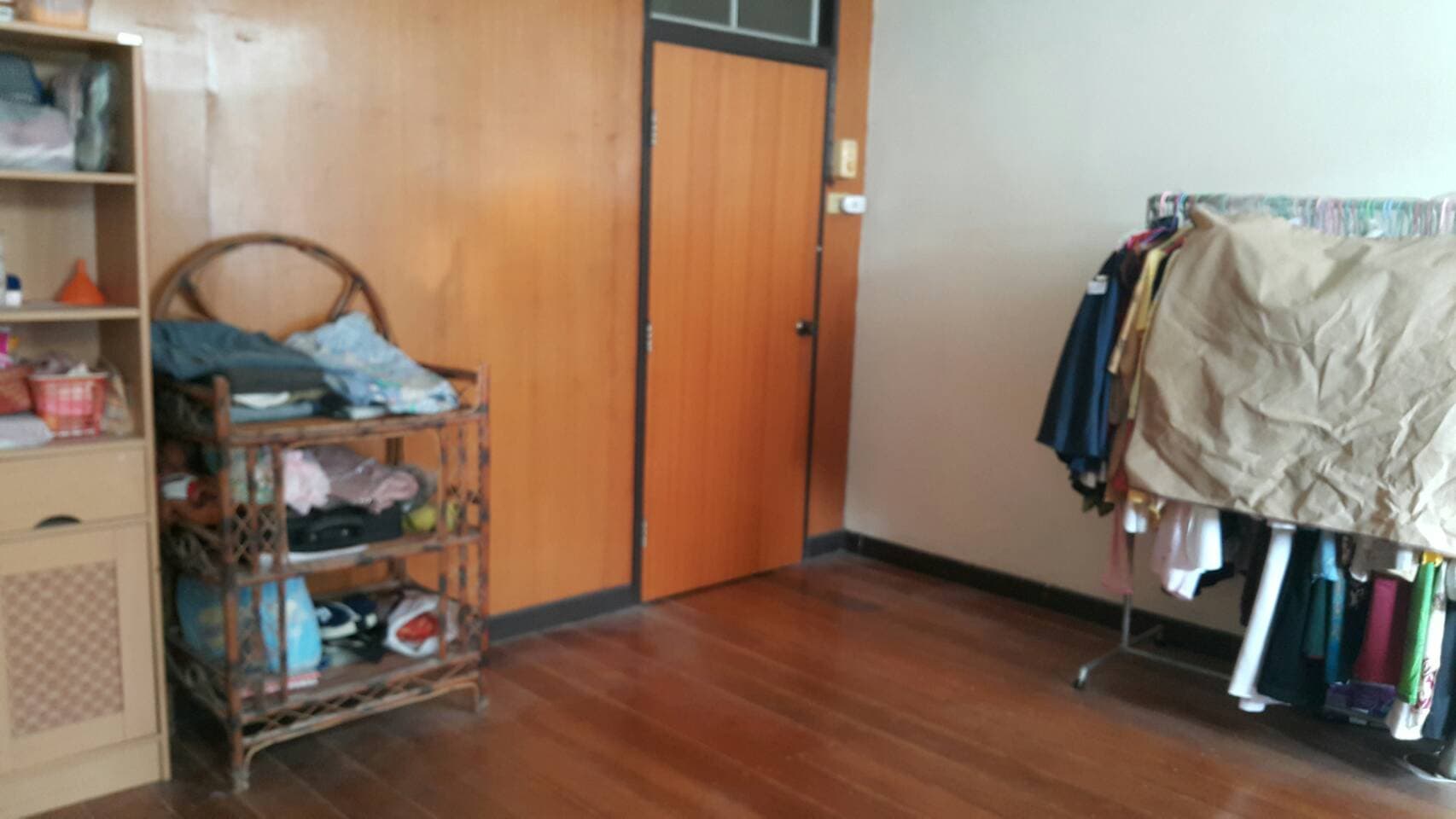 ขายบ้านทาวน์เฮาส์ 3 ห้องนอน 3 ห้องน้ำที่จอดรถพร้อมเข้าอยู่ ถ.นิพัทธ์สงเคราะห์ 3 ใกล้ห้างบิ๊กซีคลองแห 1.3 กม. ใกล้แหล่งงานเดินทางสะดวก อ.หาดใหญ่ จ.สงขลา